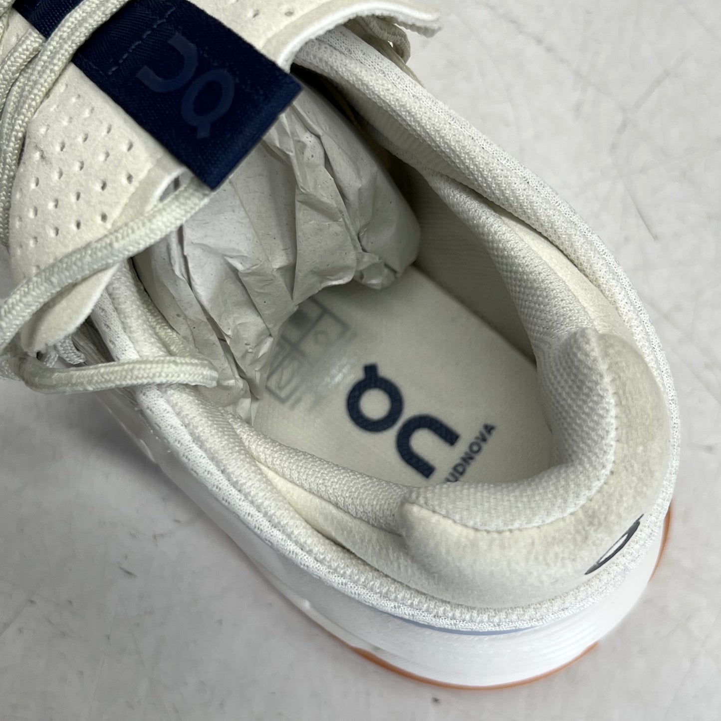 On Cloudnova 2 Casual Shoes Women's Sz 9 Ice/Zodiac