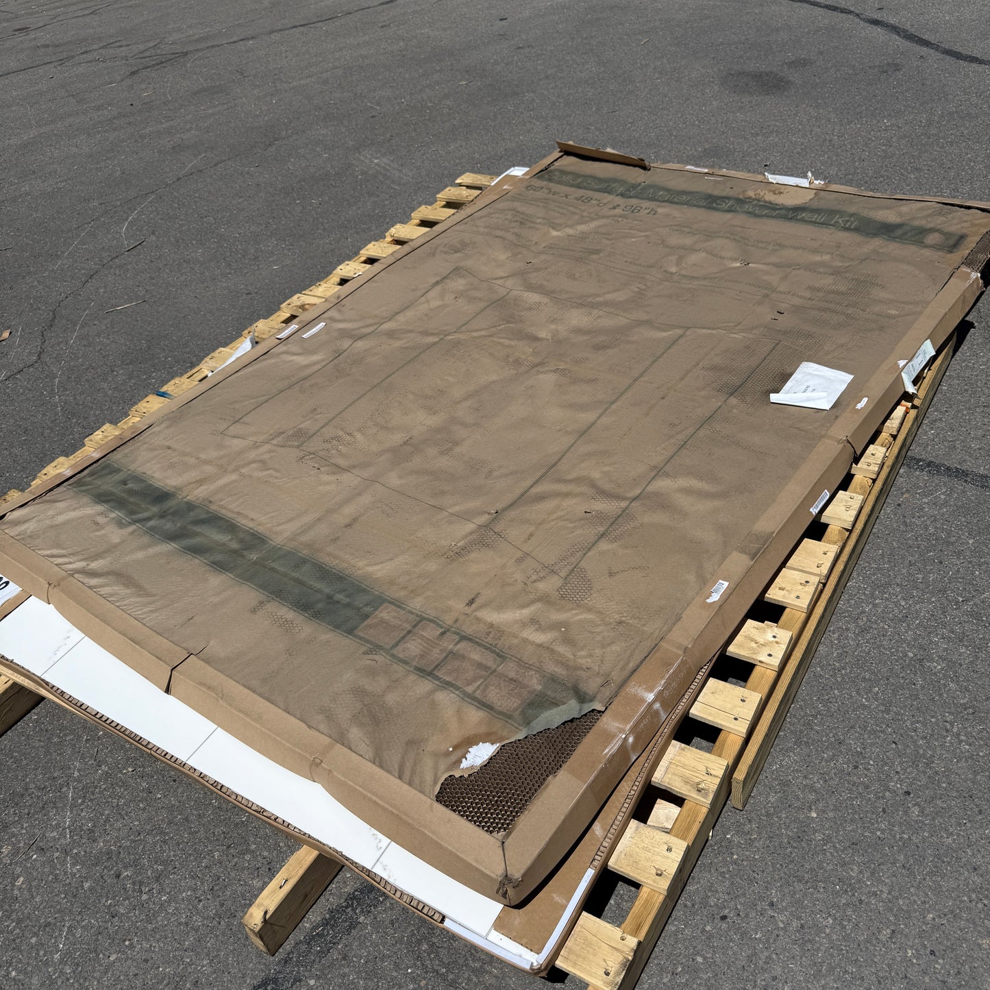 ZA@ Pallet of SAM MÜELLER Belair Solid Surface 2-Sided Shower Wall Kit (AS-IS)