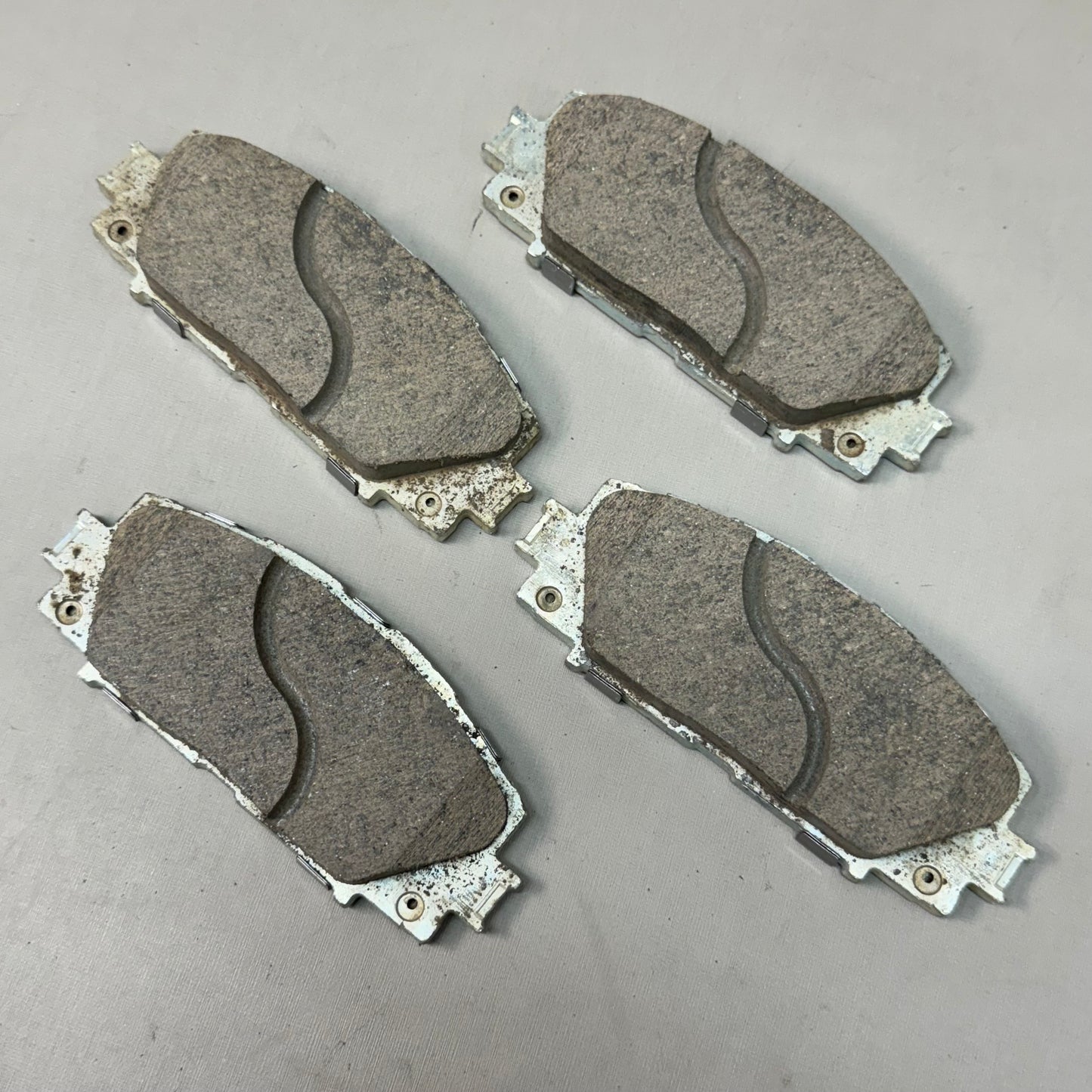 WAGNER OEx Ceramic Disc Brake Pad Set 5" x 2" Grey OEX1184A