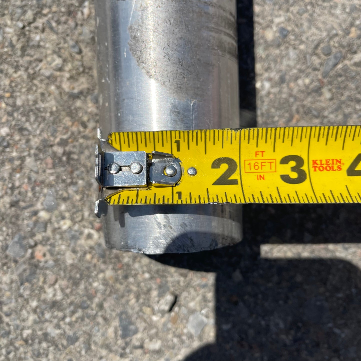 ZA@ Pallet of ALUMINUM Rod 2” Diameter 70 lbs (AS-IS)