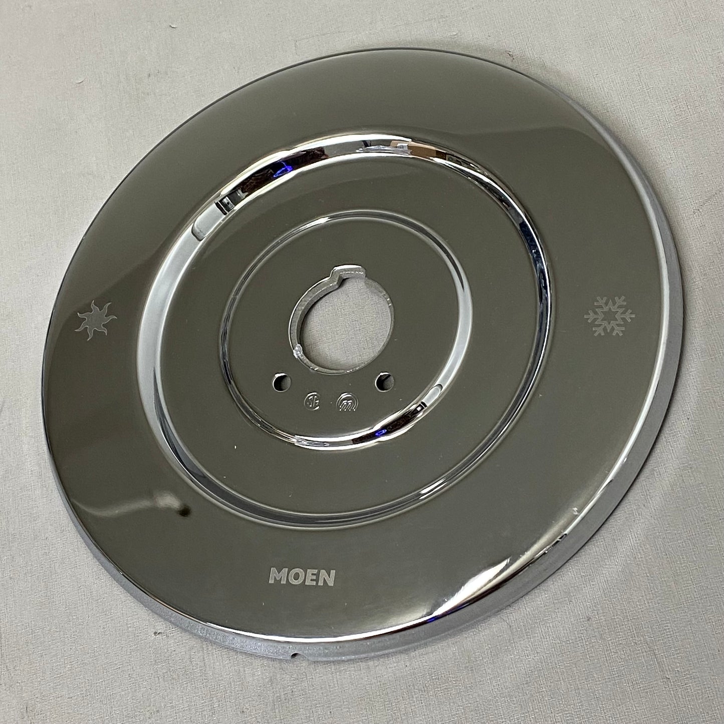 MOEN (3 Piece) Single Handle Tub/Shower Trim Kit 7.62"x7.62"x4.75" Chrome TL471