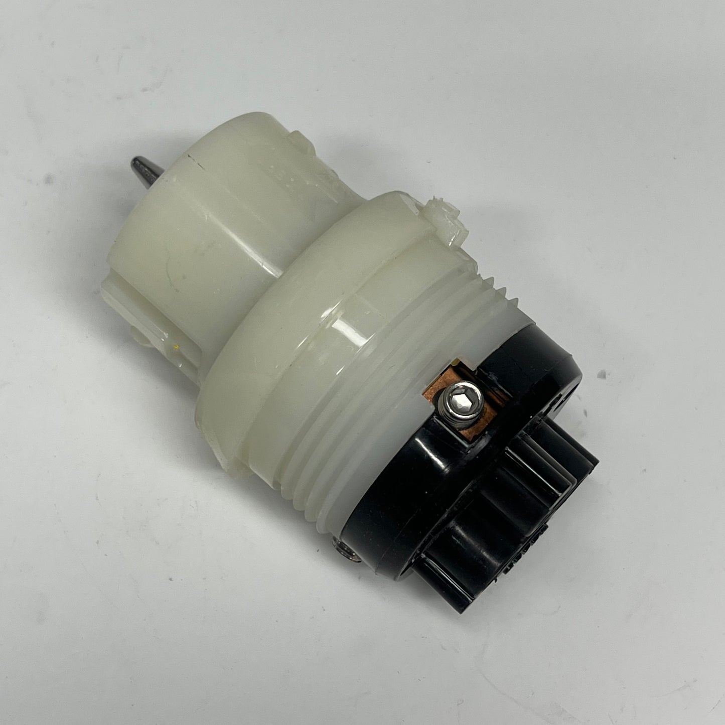 LEVITON Locking Connector Industrial Grade 50 AMP 250 Volt Black/White CS8364C