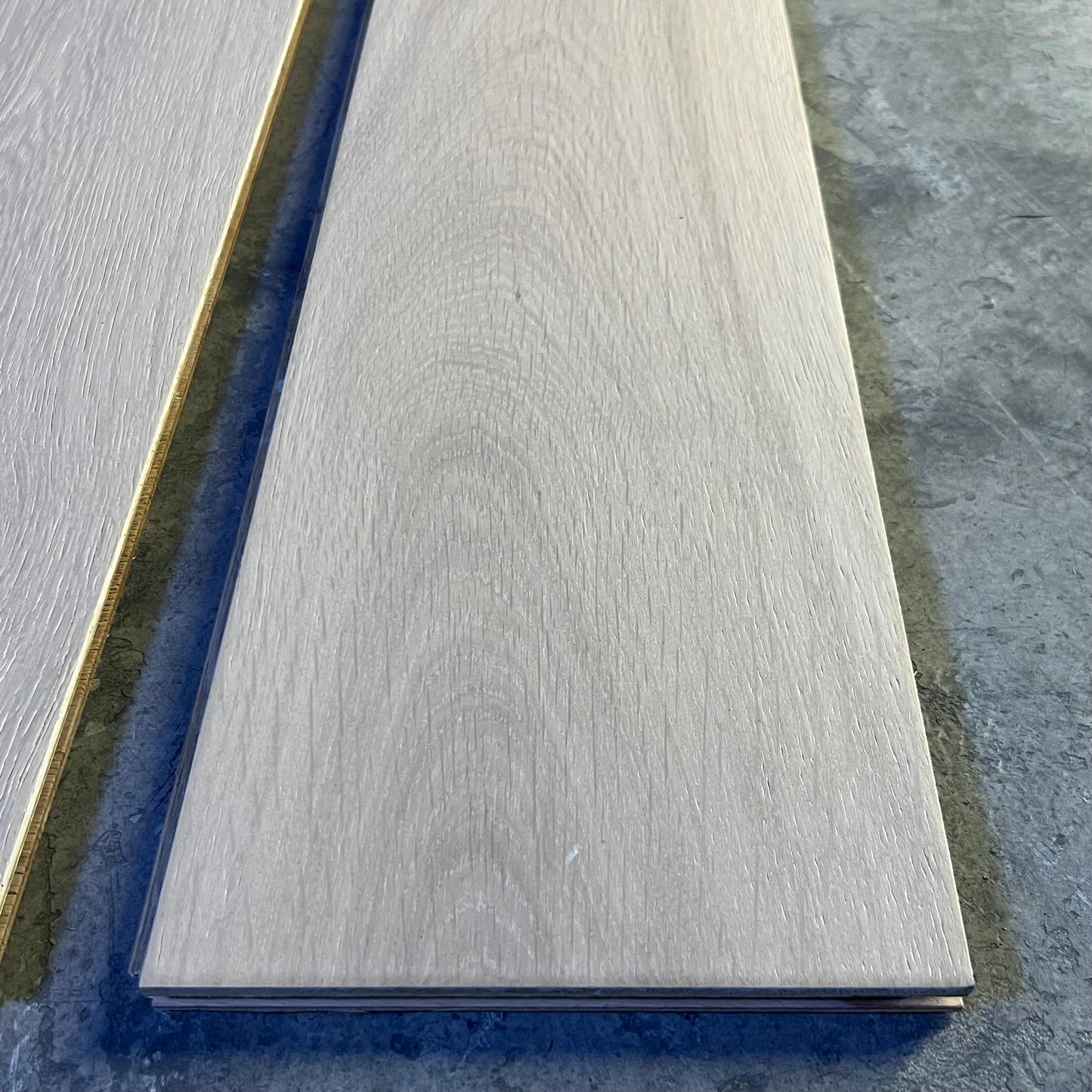 LEGACY COLLECTION (8 Pieces) Prefinished Engineered Plank 23.3 Sqft/case, Oak 154190082