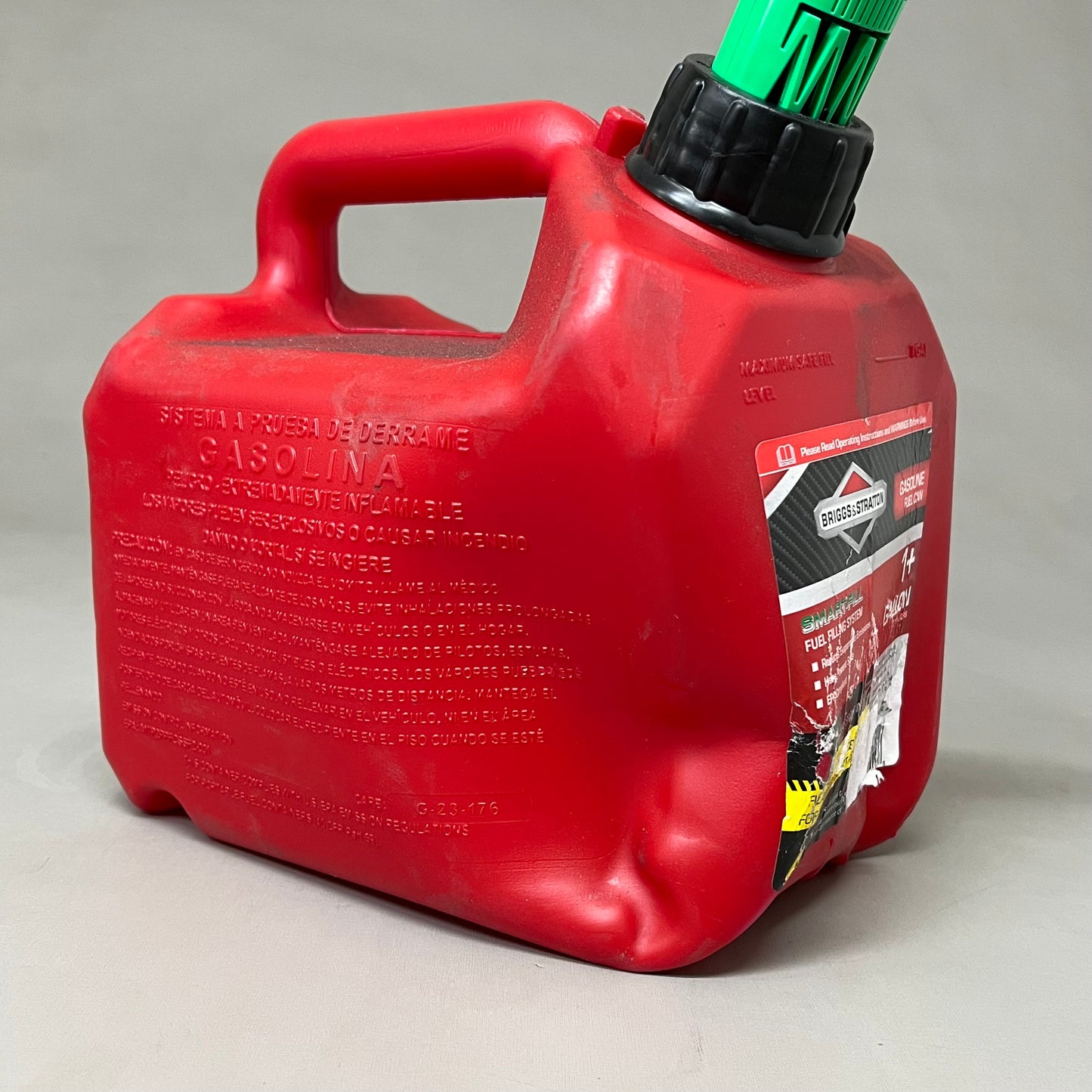 ZA@ BRIGGS & STRATTON (2 PACK) Smart-Fill Gasoline Fuel Can 1+ Gallon Comes w/ Pour Nozzle Red/Black 84013SL As-is Dirty/Damaged