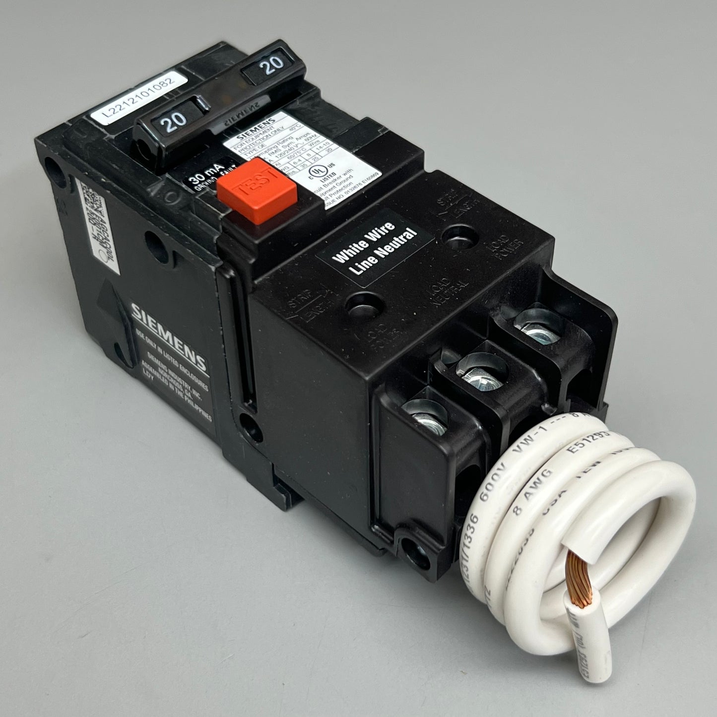 SIEMENS 20A Circuit Breaker w/ Equipment Ground Fault Protection 20A-120/240V QE220