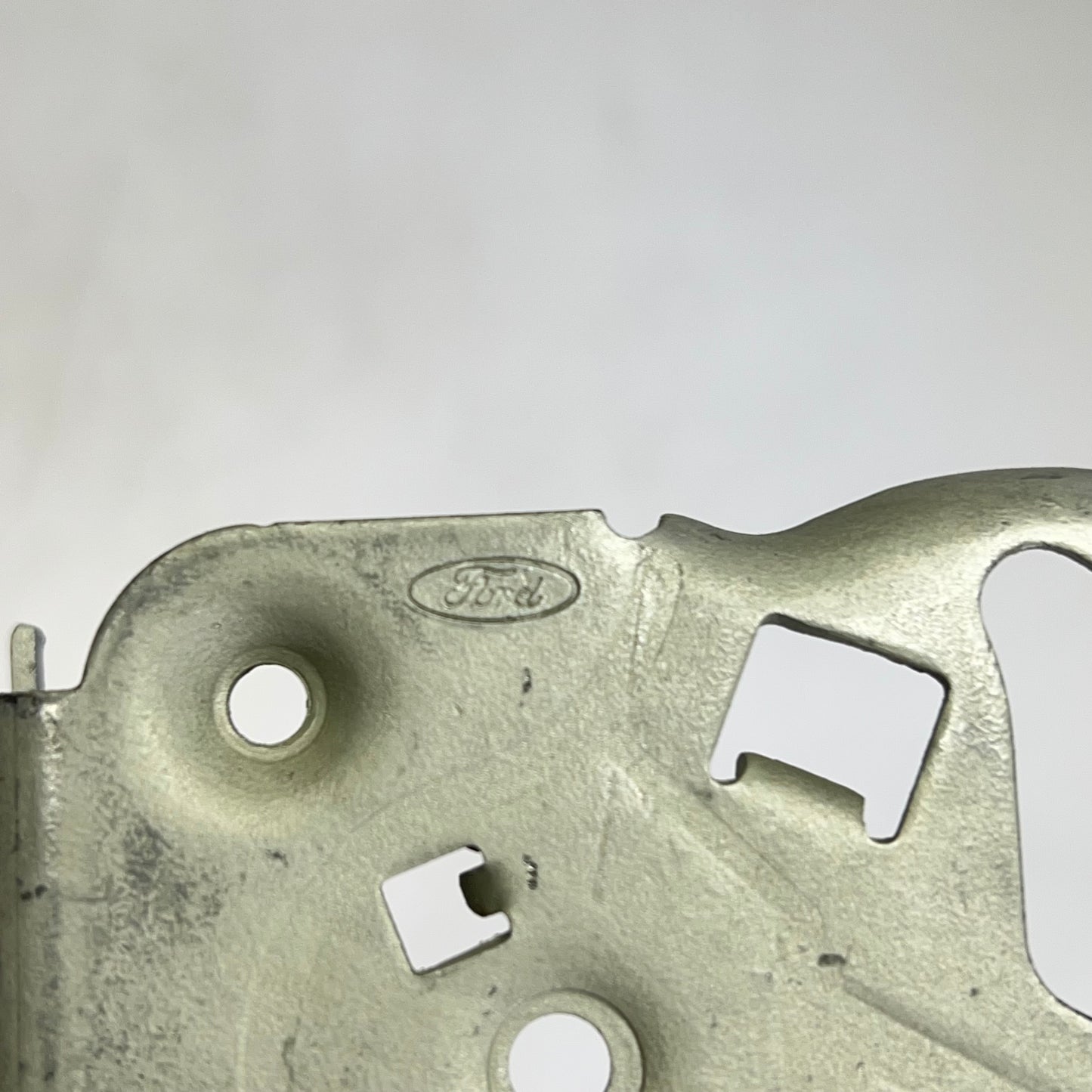 ZA@ FORD (LOT OF 144) Door Latch Hinges  Grey