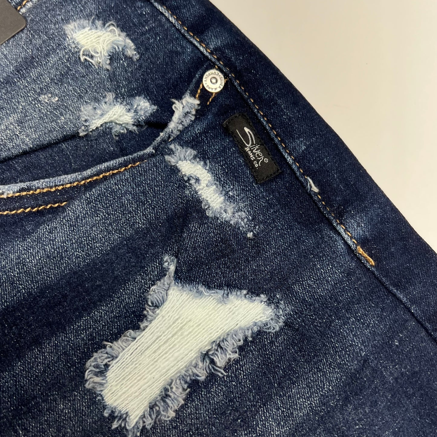 SILVER JEANS CO. Boyfriend Mid Rise Short Women's Sz 20W/6 Indigo W53608ECF428