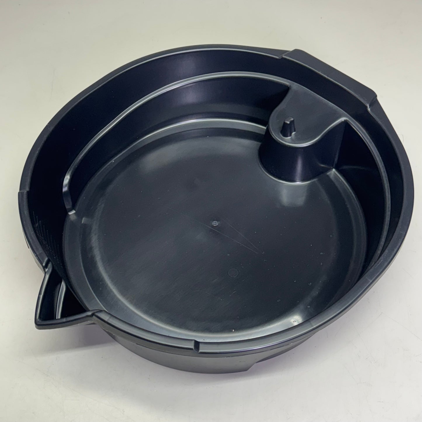 FLOTOOL (12 PACK) 8 Quart Drain Pan Sz 16.5” L x 15” W x 4” H, Black 42108MI