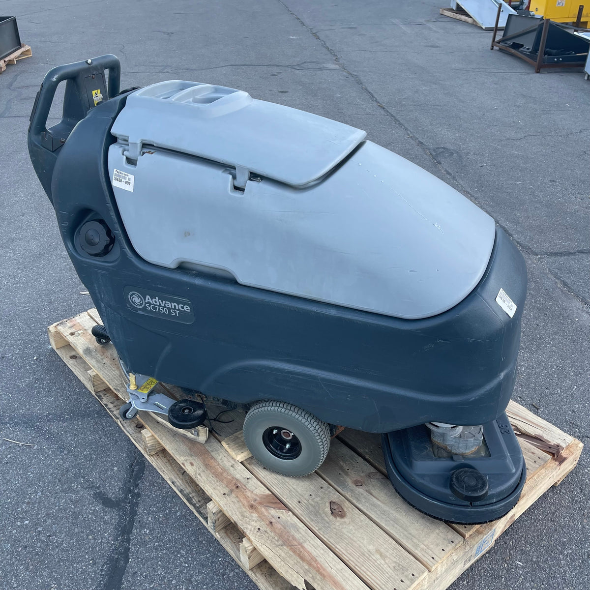 ADVANCE Walk-Behind Commercial Floor Scrubber SC750