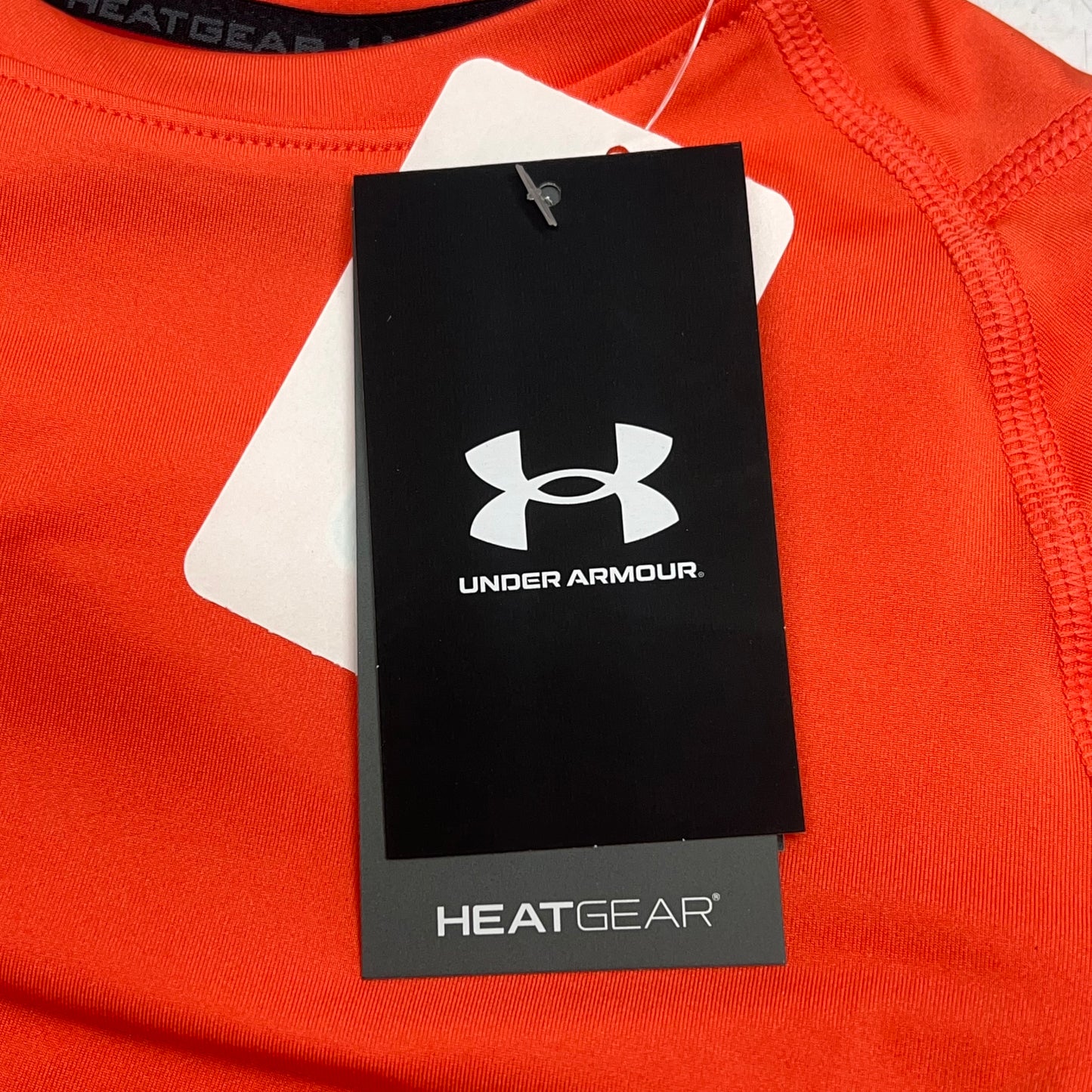 UNDER ARMOUR  Heat Gear Fabric Short Sleeve Shirt Boys Sz J-M Venom Red 1361723