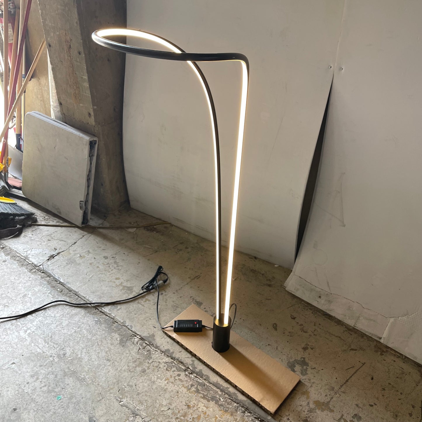 ARTCRAFT Cortina LED Floor Lamp Fixture 33W LED 3000K 120V AC7589BK