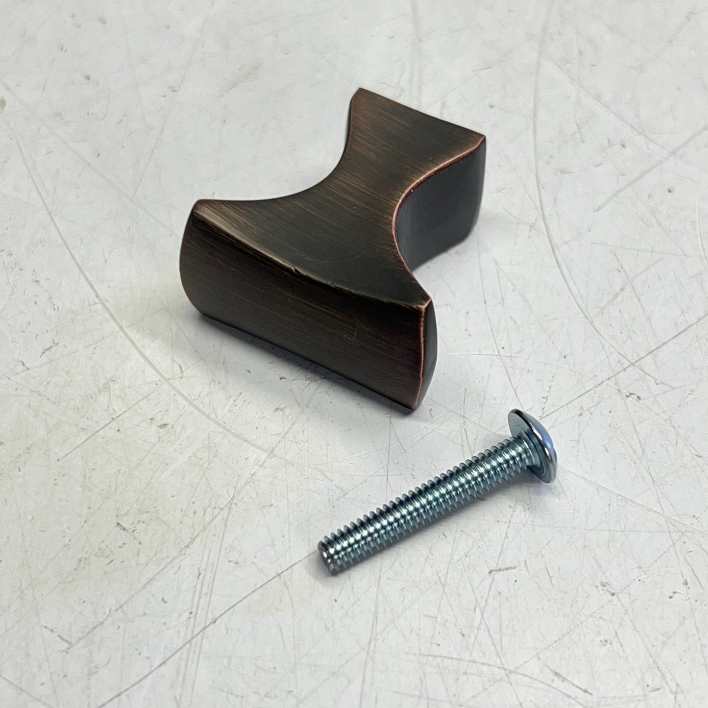 BERENSON (5 PACK) Long Classic Comfort Knobs 1 1/4" Verona Bronze 2033-10VB-P