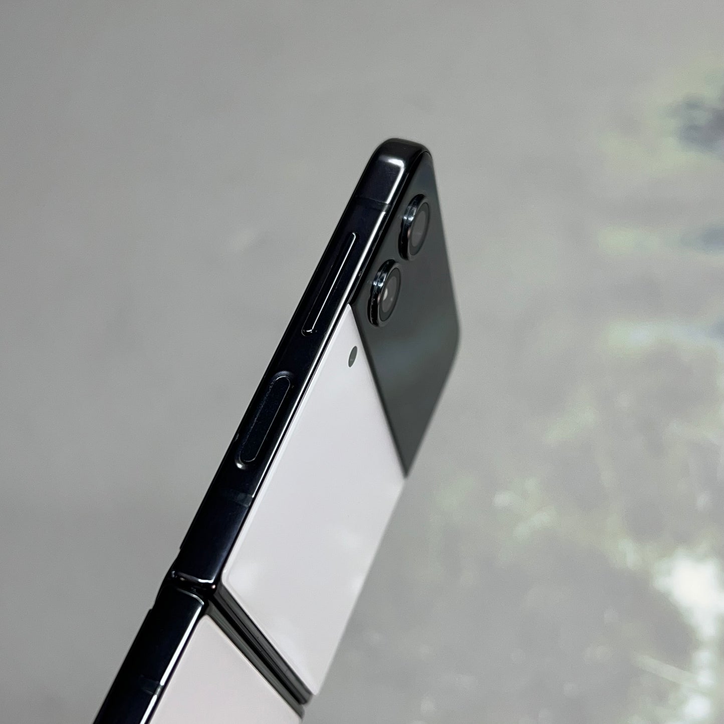 SAMSUNG Z Flip 4 Smartphone 128GB 6.7" Display White (Pre-Owned)