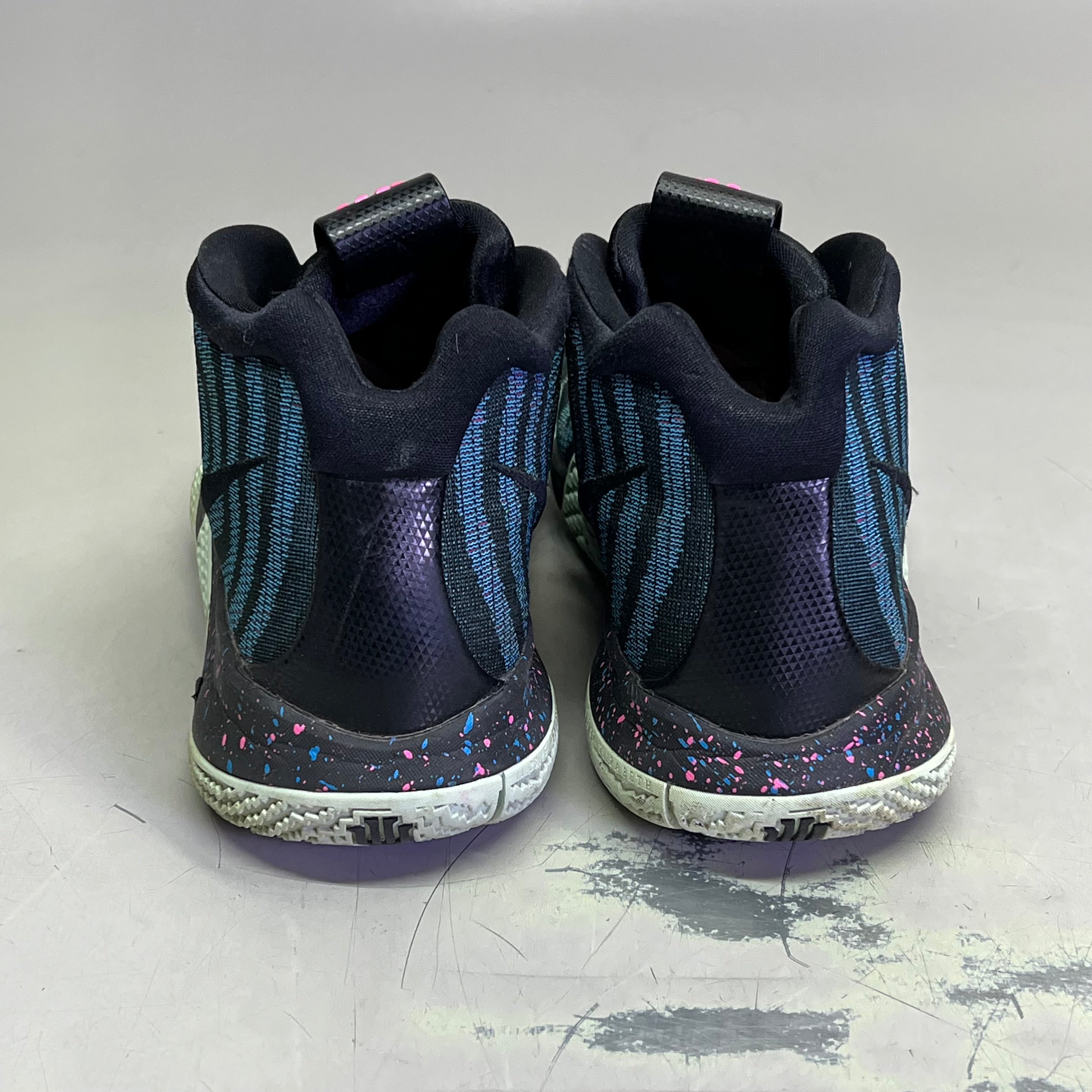 NIKE Kyrie 4 Decades Pack 80s Sneaker Men's Sz 11 Black/Blue