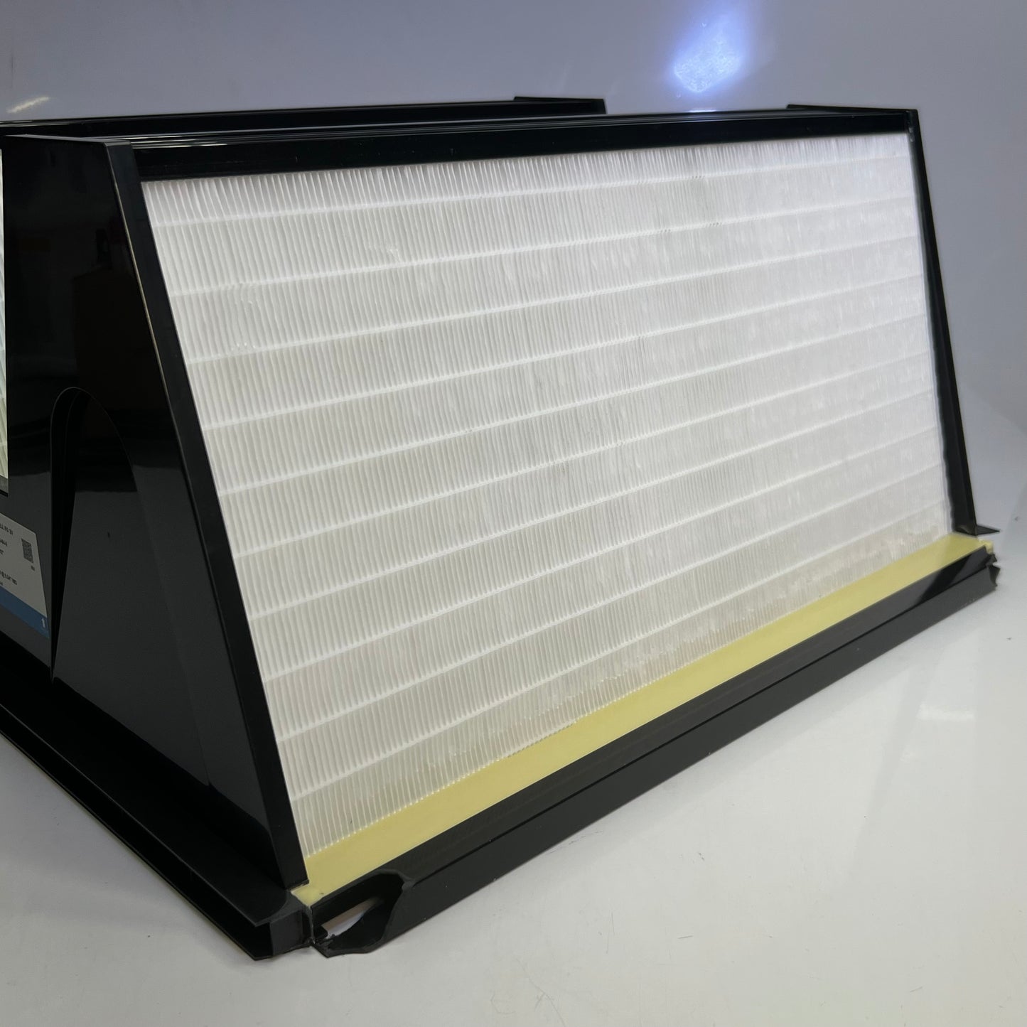 ZA@ EXCELAIR Air Filter V-CELL FG 2V Sz 24" x 24" x 12" (AS-IS, A Little Damage in the Corners)