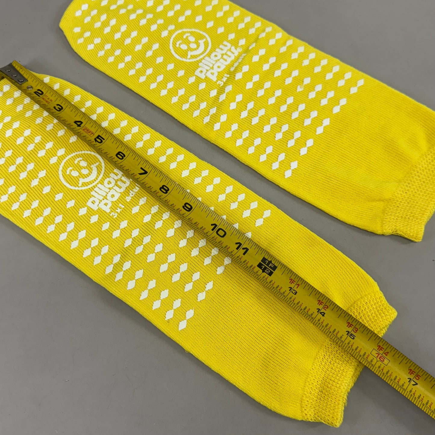 PILLOW PAWS (4 PACK) Unisex Non-Skid Slipper Socks  Adult 3XL Yellow