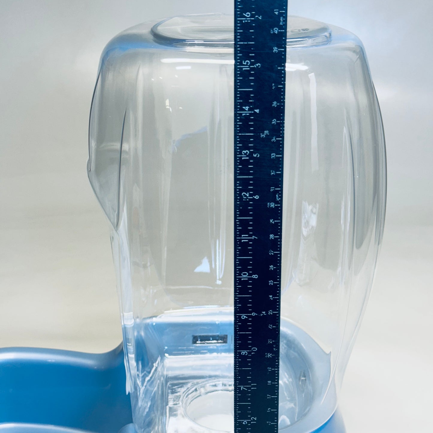 PETMATE Gravity Waterer 3 Gallon Sz 15” H x 14” L x9” W Clear and Blue 533022