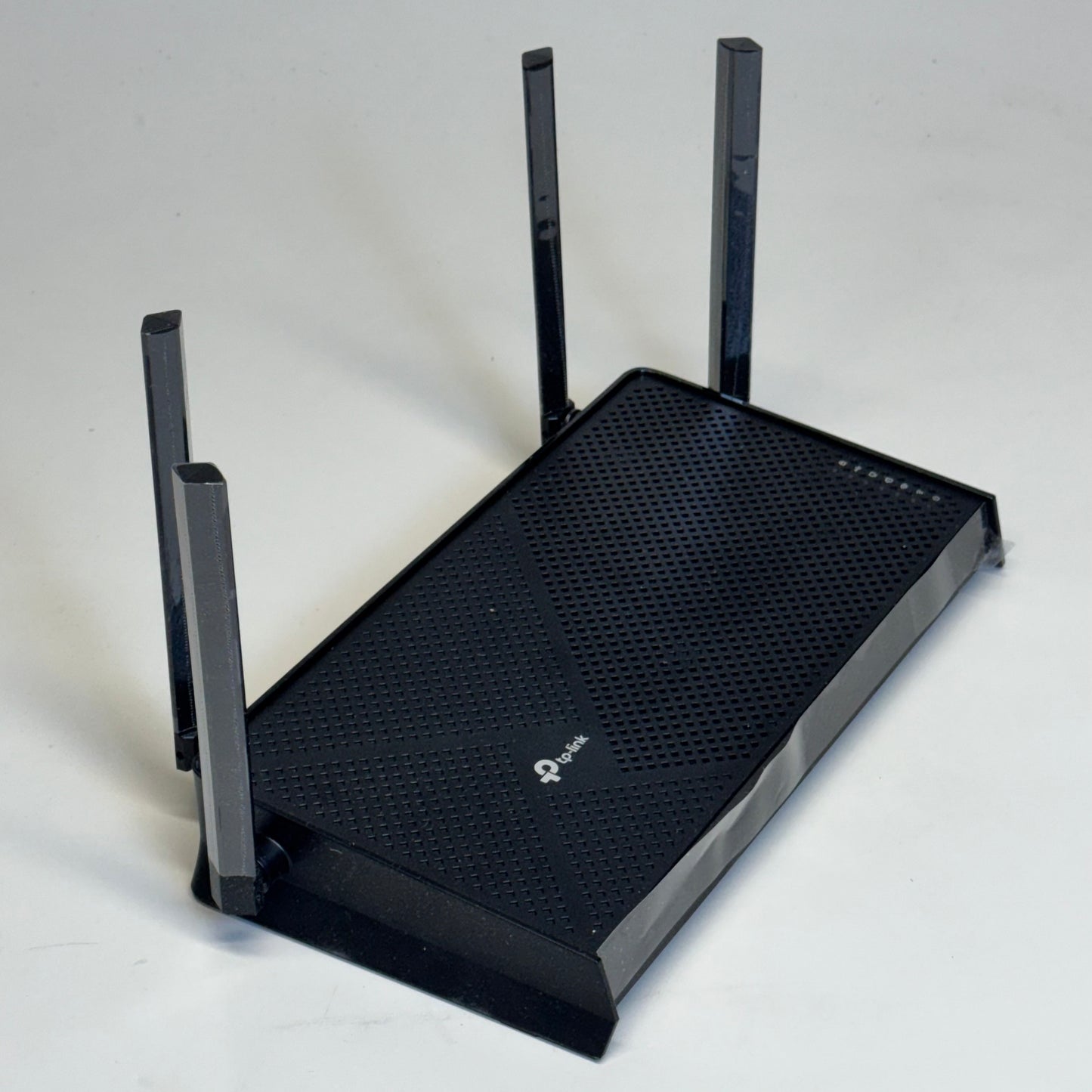 TP-LINK Dual-Band Wi-Fi 7 Router Size 10.5” L x 5.5” W Black BE3600