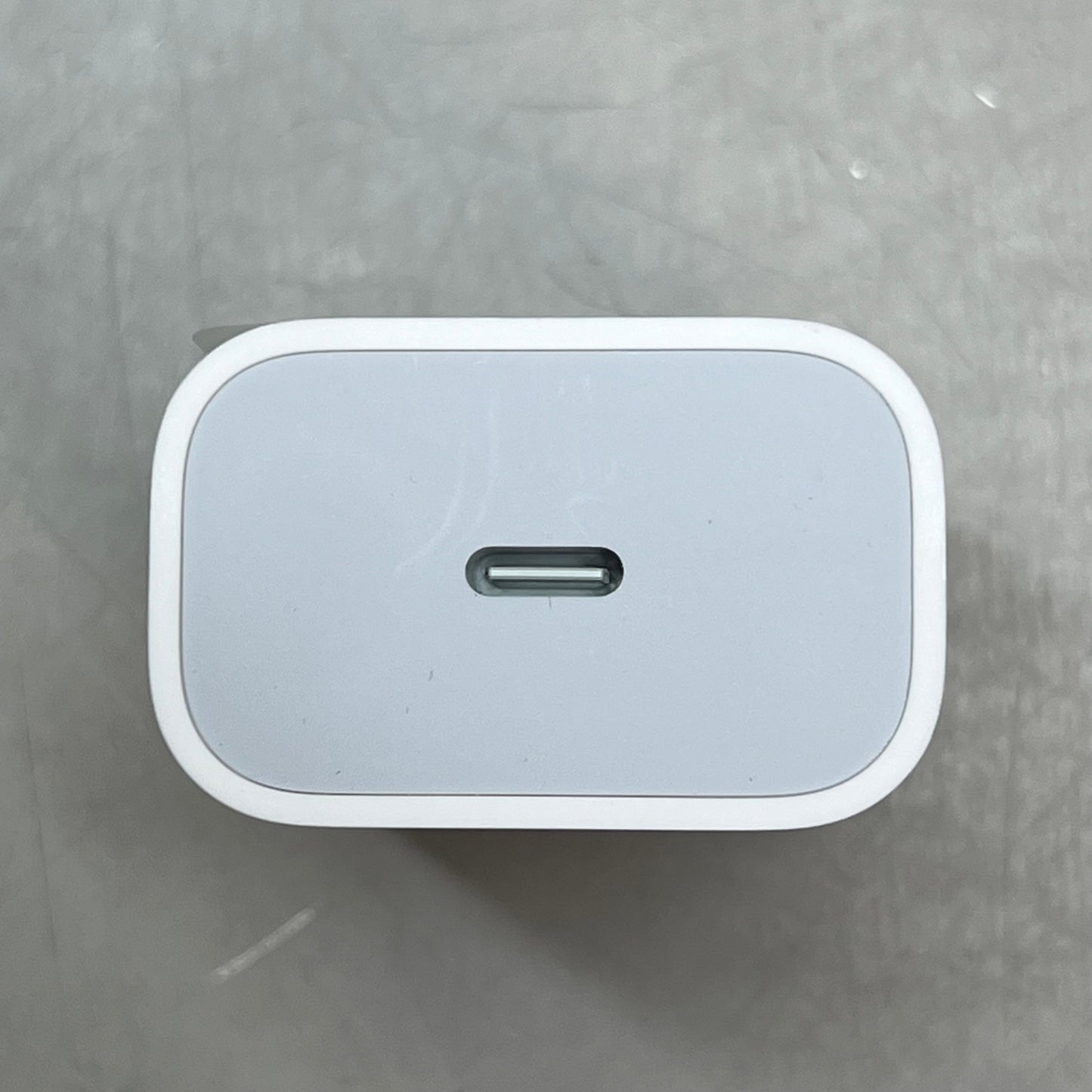 APPLE Fast Charging USB-C Power Adaptor 20 Watt White MHJA3AM/A (Return)