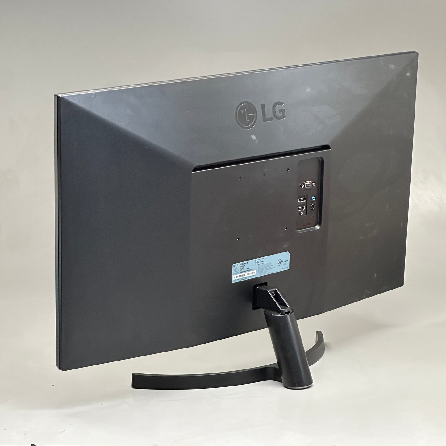 LG 32” Class Full HD IPS LED Monitor with HDR 10 Used