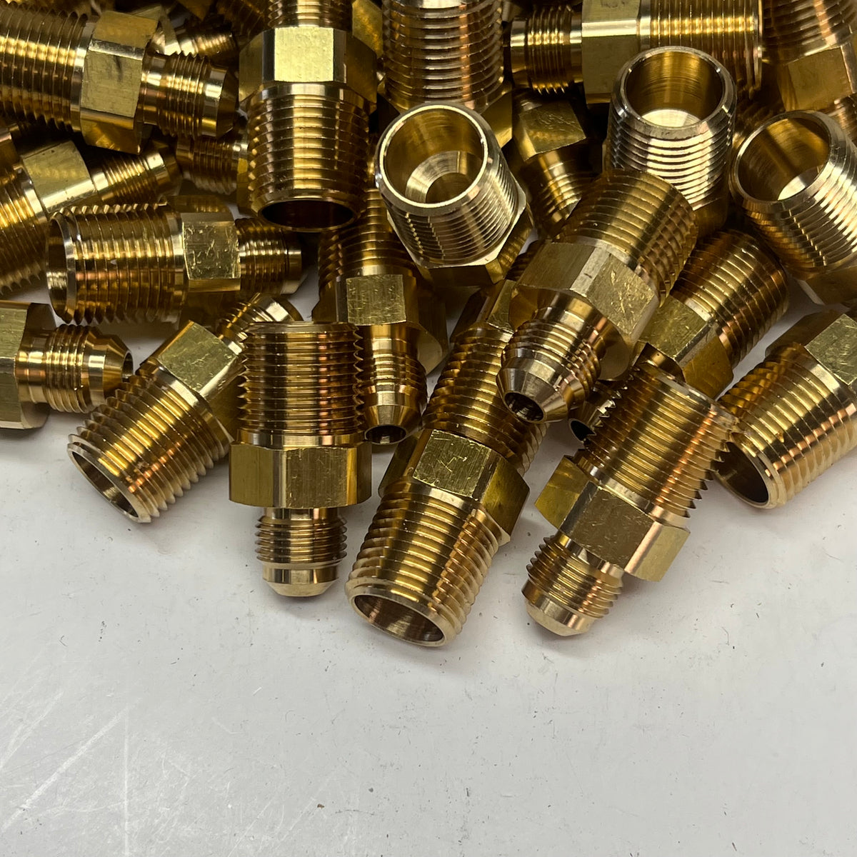 CUI (50 PACK) Heavy Duty Adaptor 3/8" Flare X 1/2" Male Pipe Brass U1-6DLS