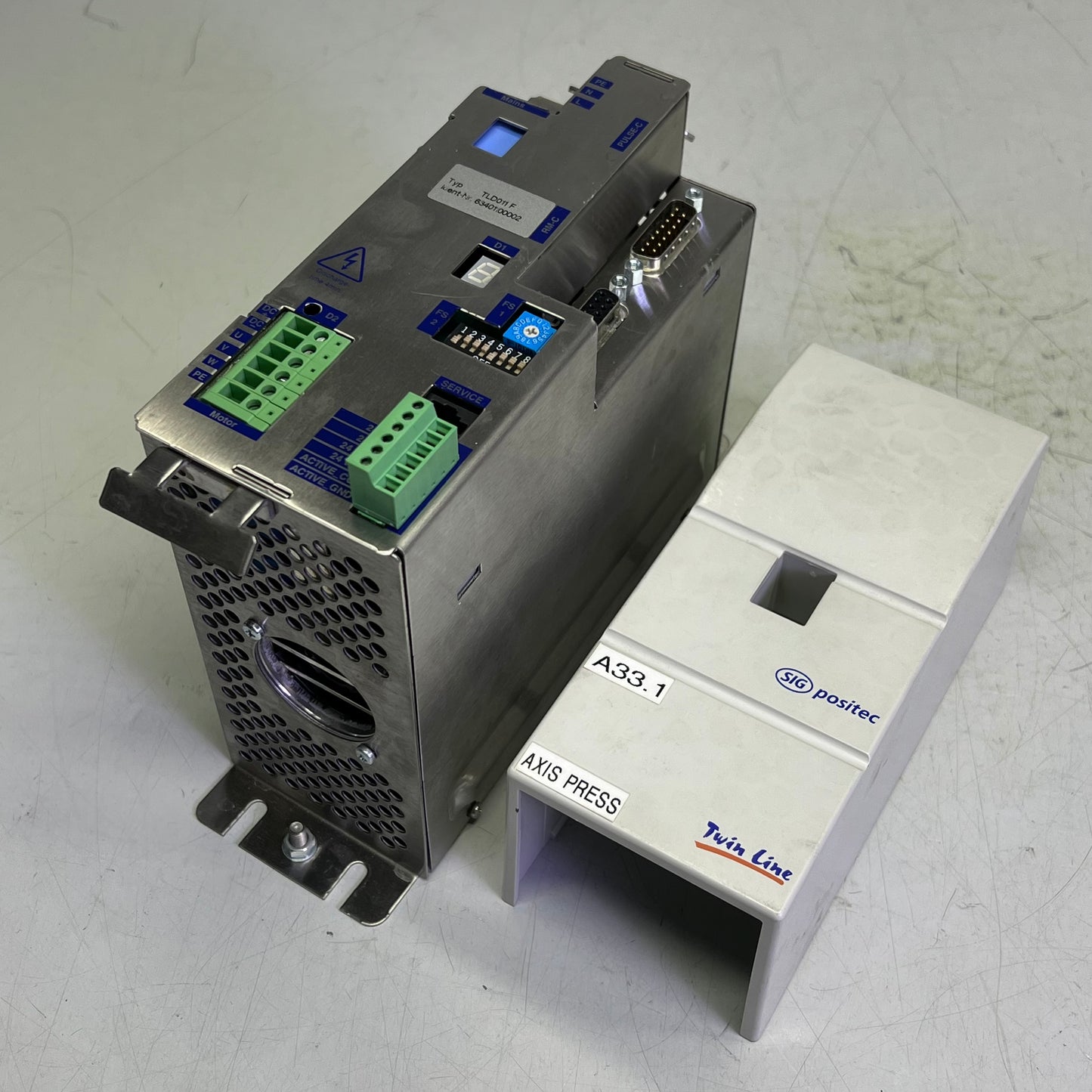 SCHNEIDER ELECTRIC Berger Lahr Sig Positec Frequency Converter TLD 011 F  (NEW)