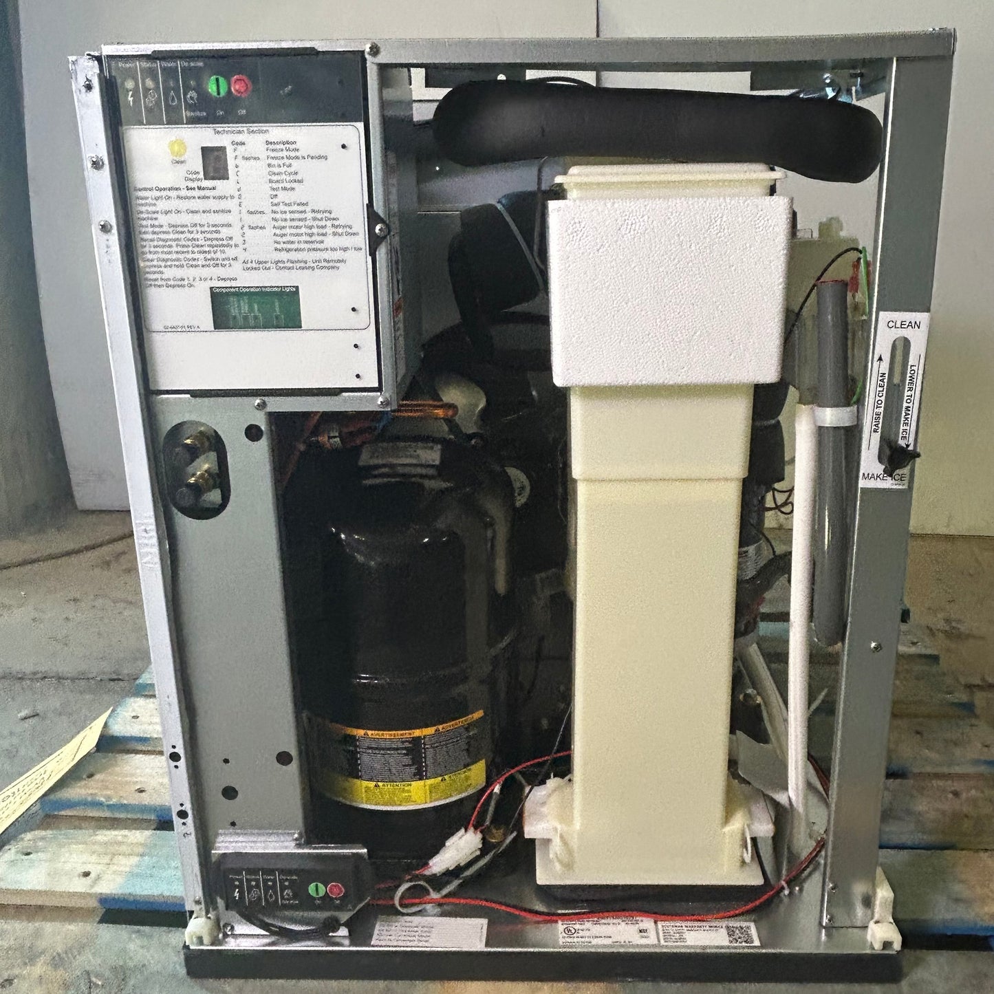 SCOTSMAN Prodigy Plus Nugget Style Ice Maker 27"x22.9"x24" NS1322A-32 (As-Is Damaged, See Images)