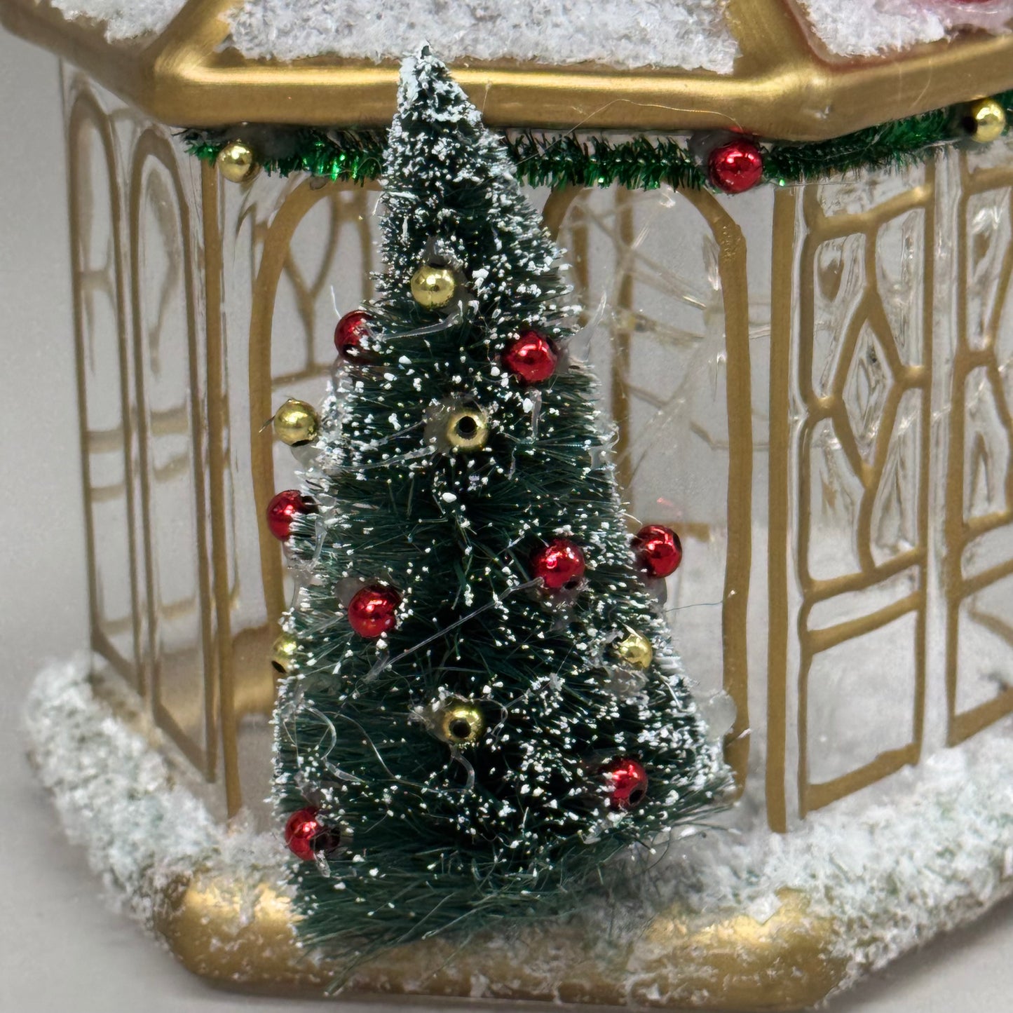 RAZ IMPORT Lighted Pagoda w/ Cardinal Bird & Christmas Tree 7" Gold/Red 4424594