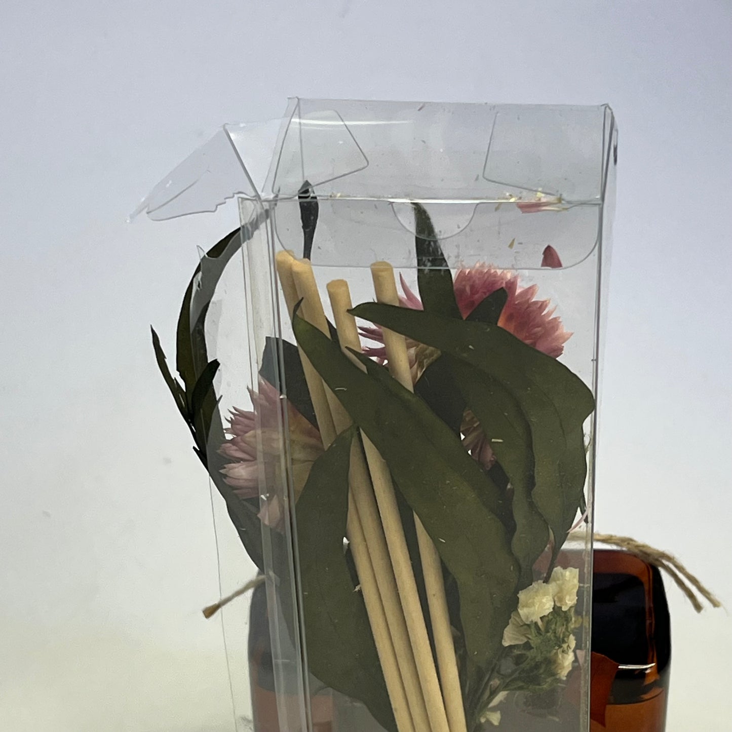 ANDALUCA HOME Sandalwood & Current Dried Reed Bundle Fragrance Diffuser 7 fl Oz