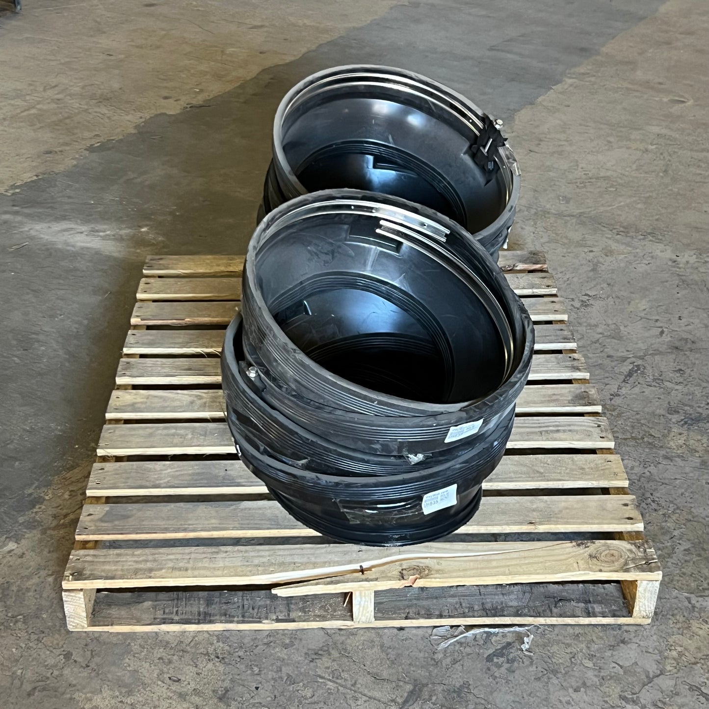 ZA@ Pallet of KOR-N-SEAL 20" Flexible Connector for Sewer/Plumbing 20"D x 8"H Black S106-20B