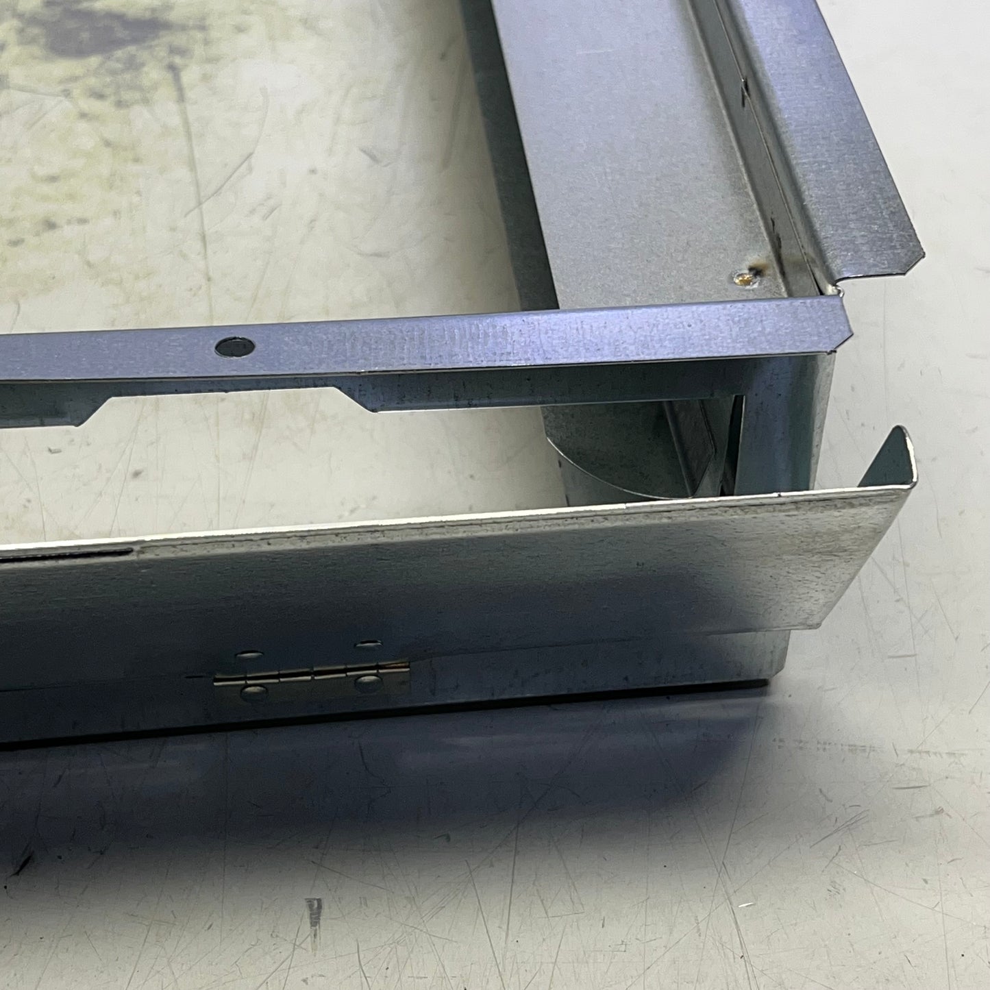 ZA@ E-Z FILTER Fan Coil Unit Filter Base 16" x 20" x 1" Silver EZ-1620-FC (Dented)