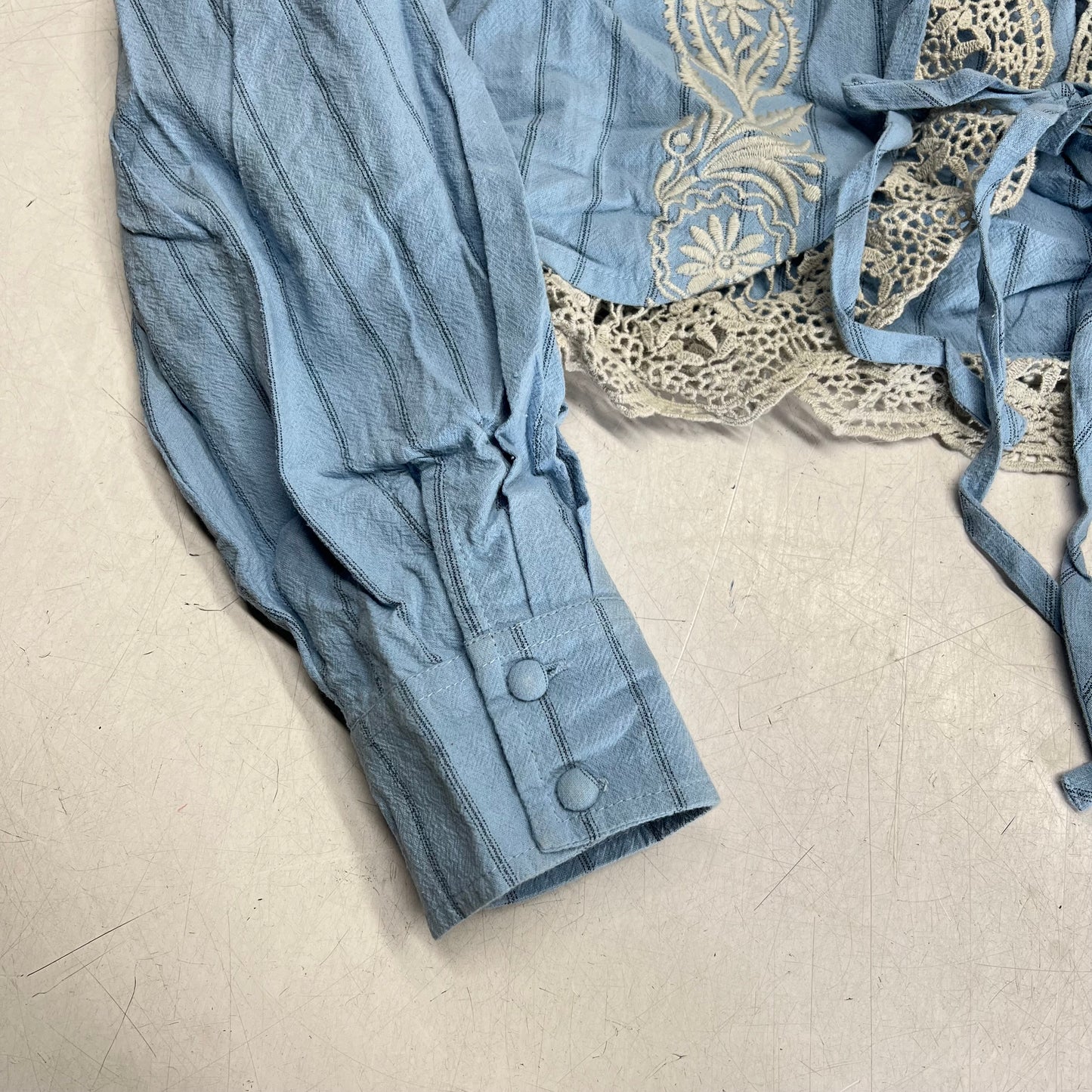 FREE PEOPLE Bali Jude Embroidered Lace Top Women's Sz S Chambray 103467213