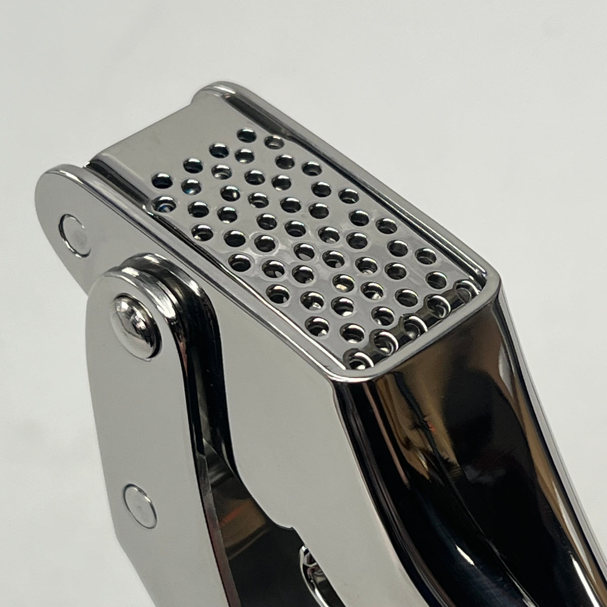 WILLIAM SONOMA  Durable Garlic Press Stainless Steel Innovative Design 6.5" L
