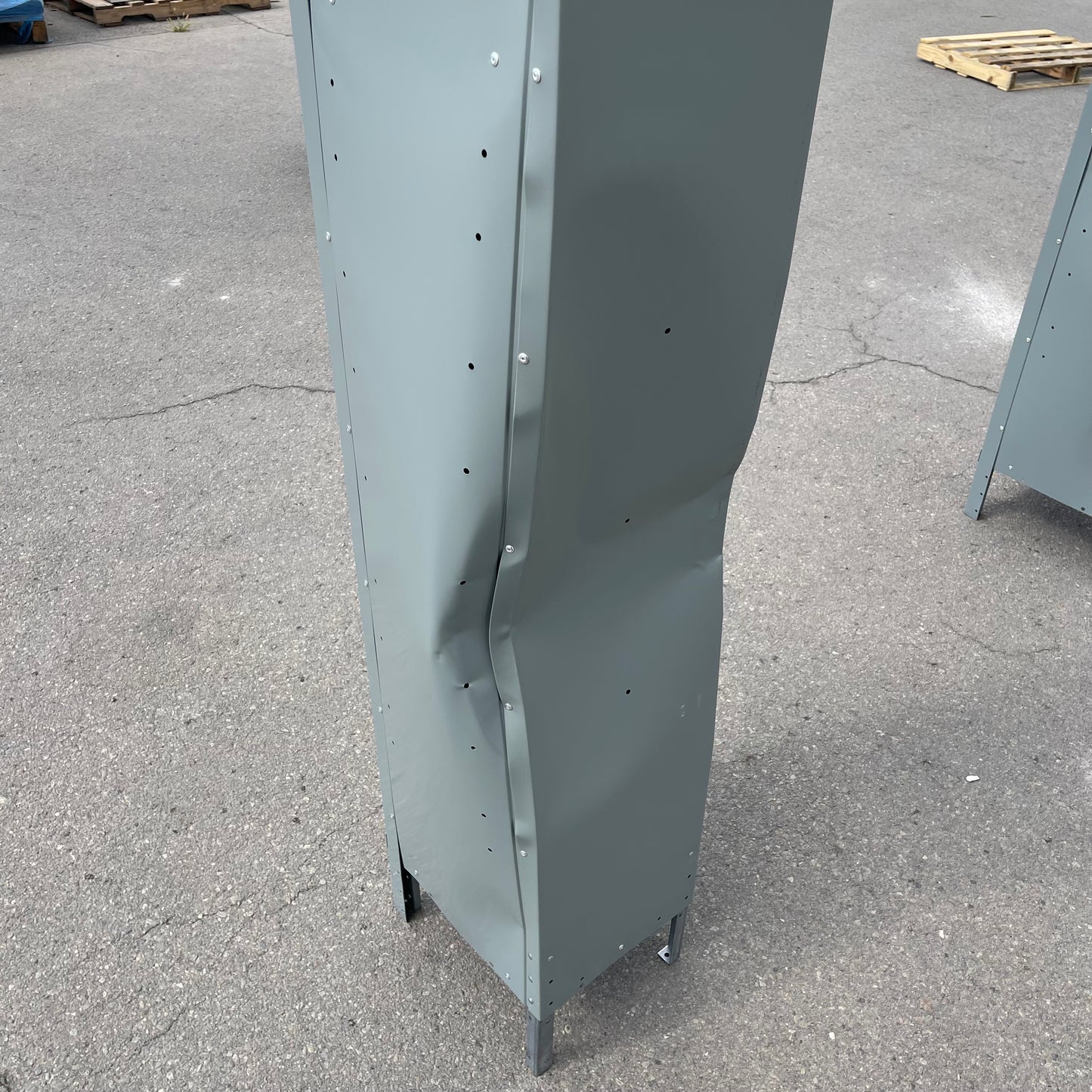 ZA@ HALLOWELL One Wide, Single Tier Locker Grey (AS-IS)(D)