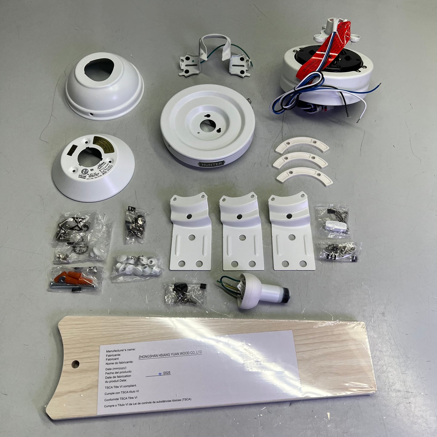 HUNTER Cassius Indoor & Outdoor Ceiling Fan 44" 3 Blade Fresh White 50262