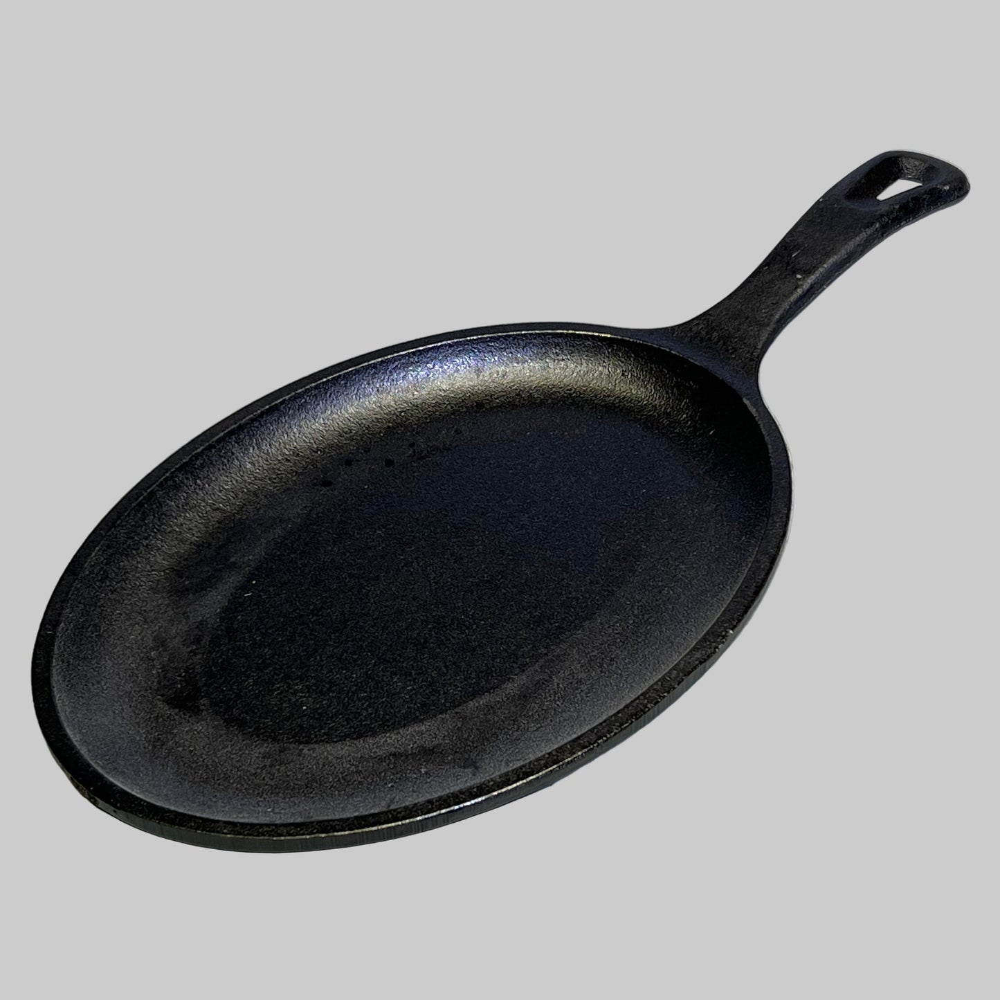 LODGE 10" Oval Pre-Seasoned Cast Iron Fajita Skillet With Handle
