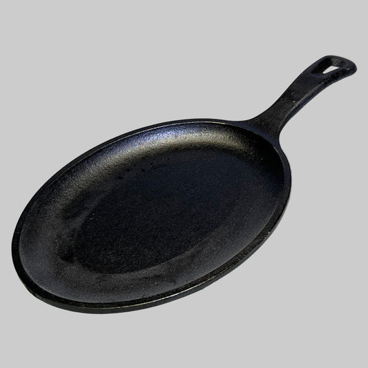 LODGE 10" Oval Pre-Seasoned Cast Iron Fajita Skillet With Handle