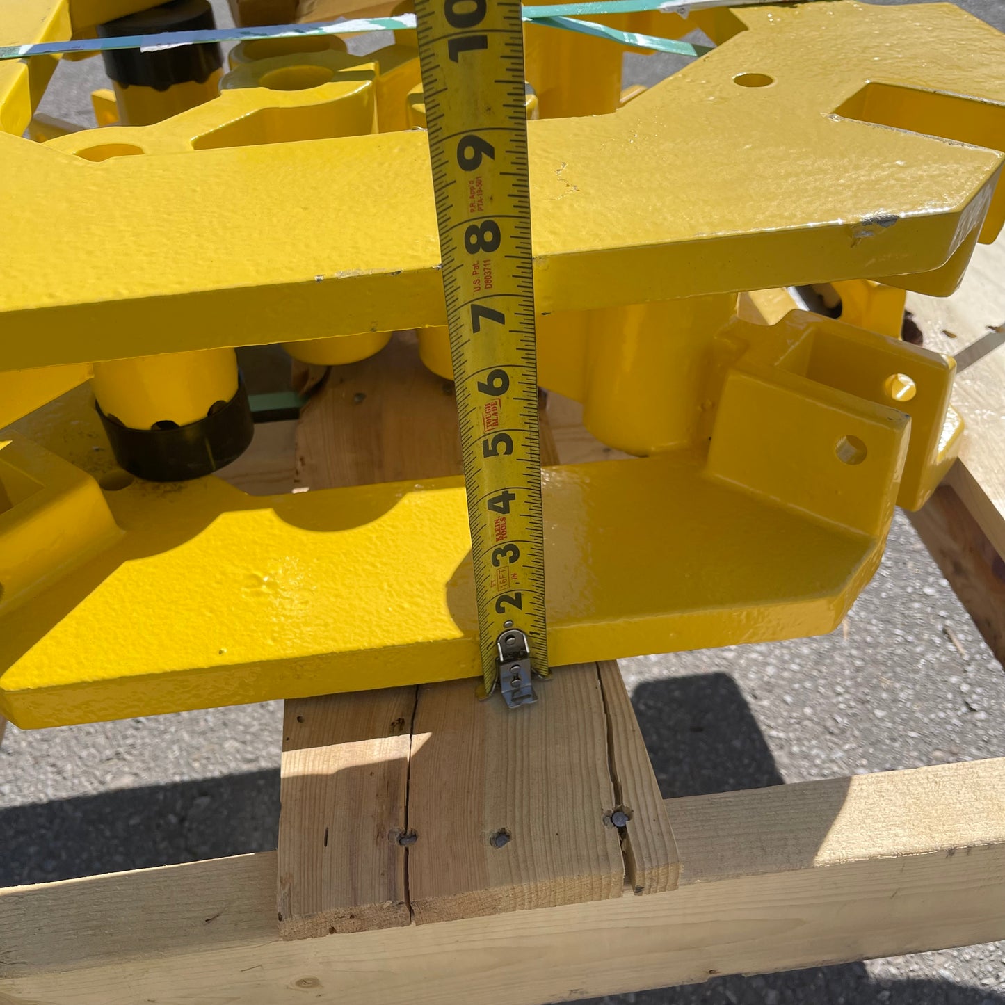 ZA@ Pallet of GARLOCK RailGuard Bases and Gate, Yellow 124"x41" (AS-IS)