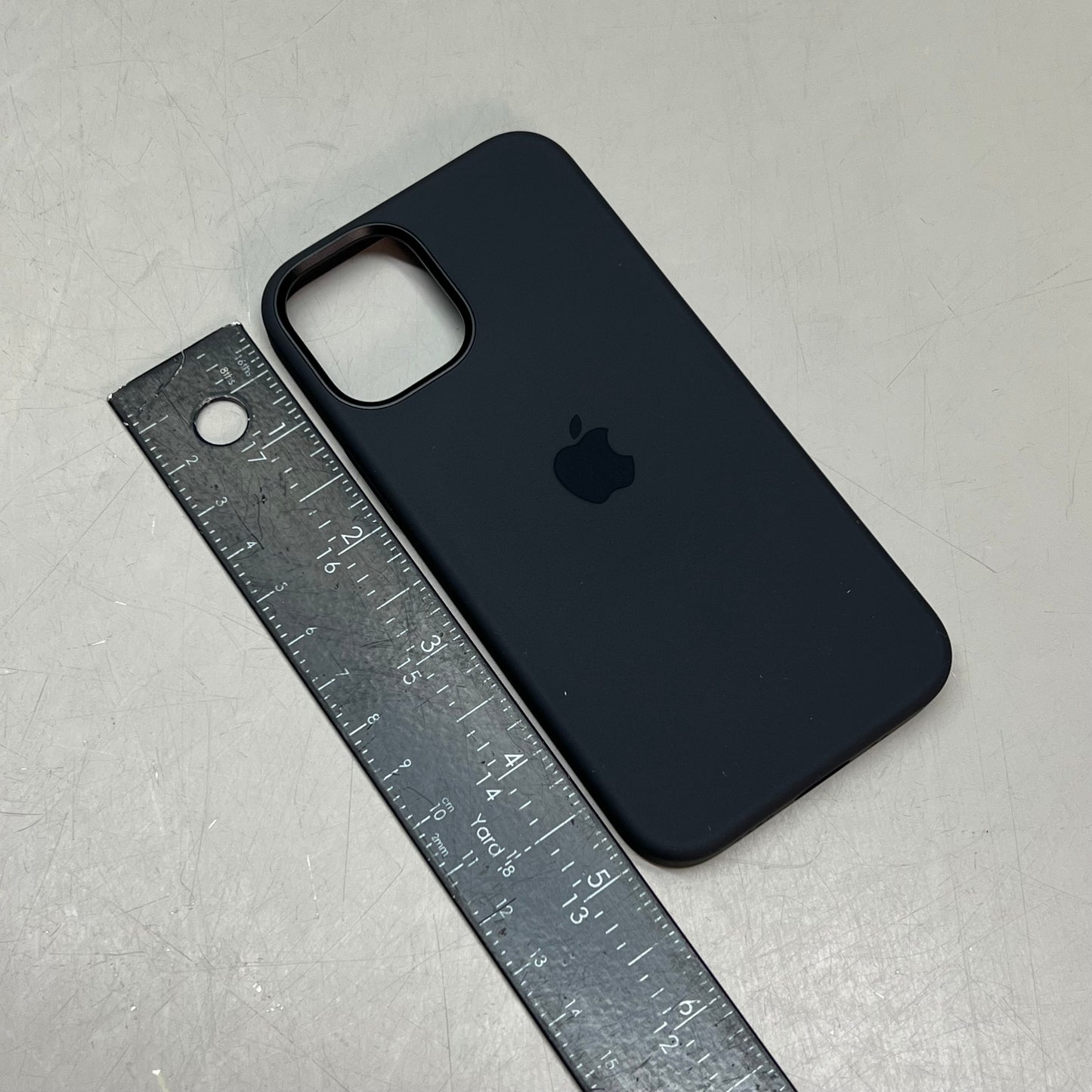 APPLE iPhone 12 Mini Silicone Case W/ MagSafe Black MHKX32M/A (Return)