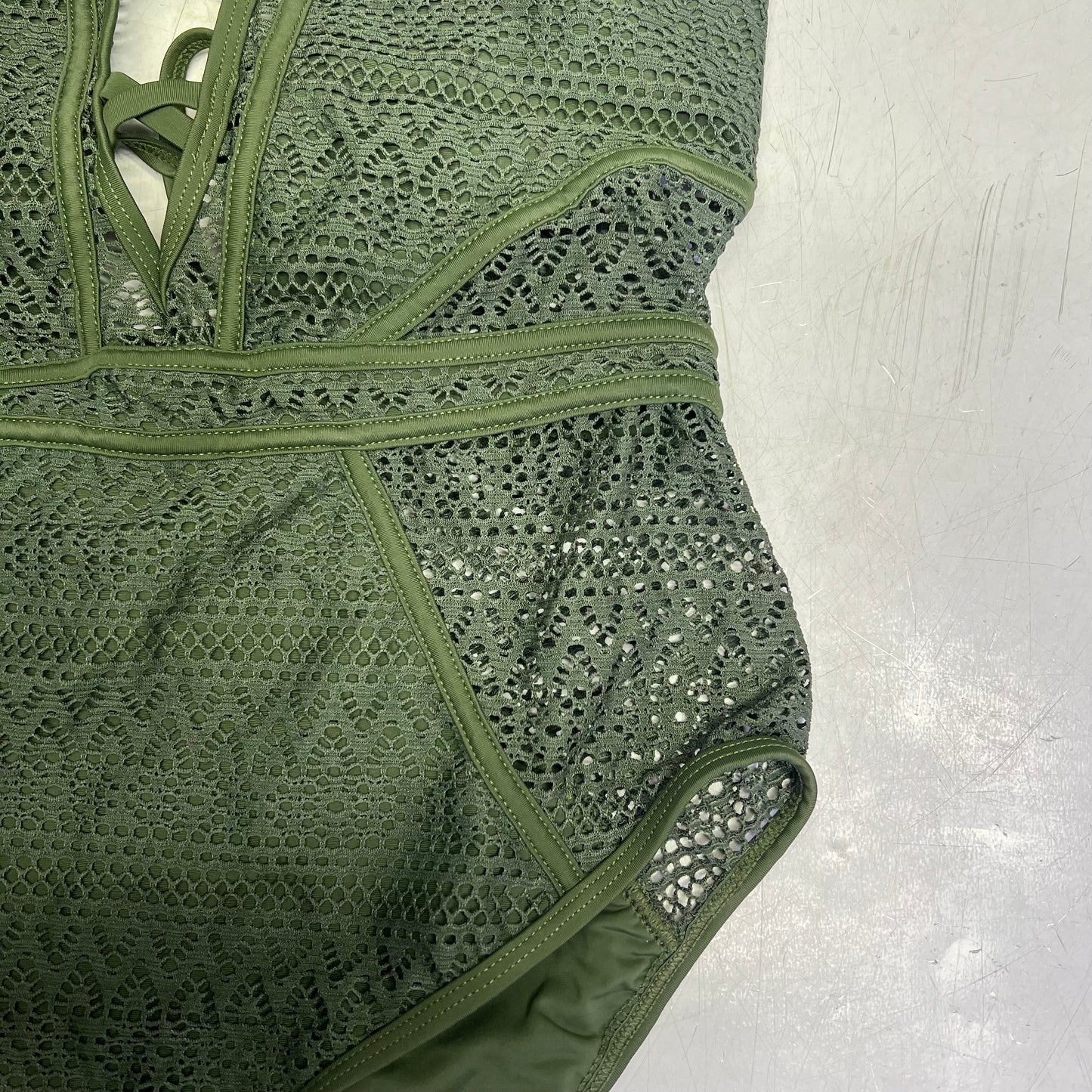 CHARMO Solid Cross Plunge Crochet One Piece Swimsuit Women's Sz M Olive Green