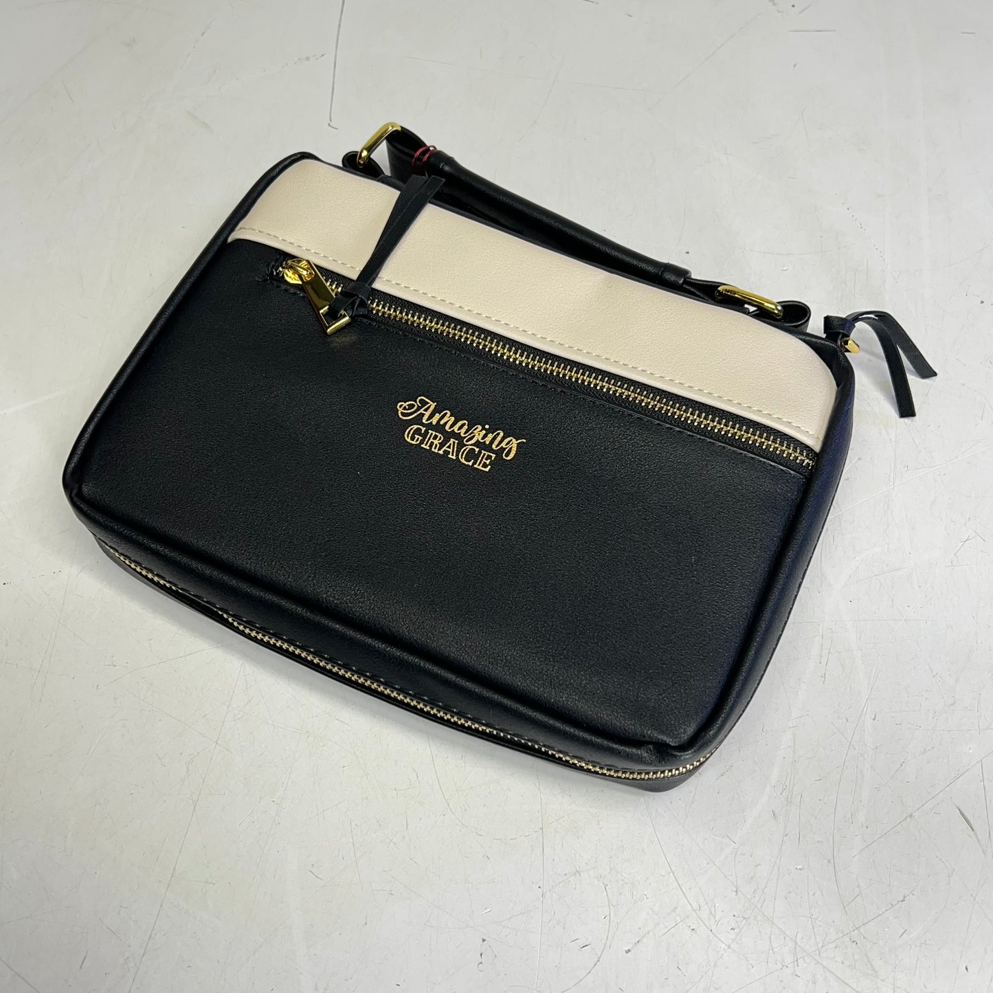 CHRISTIAN ART GIFTS Amazing Grace Faux Leather Bible Cover 6"x9" Black BBM642