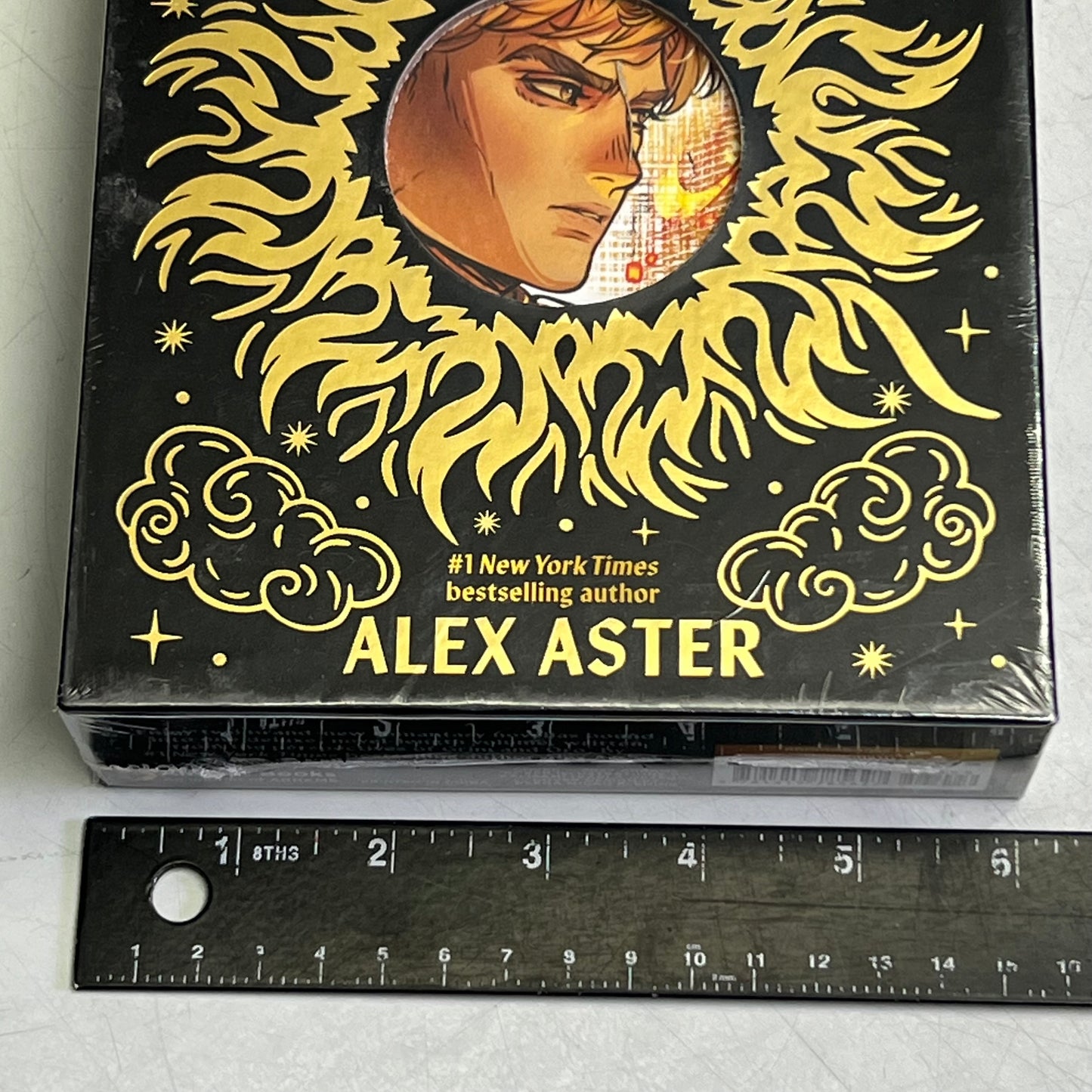 GRIM & ORO Dueling Crowns Edition-A Lightlark Saga Deluxe Companion Book