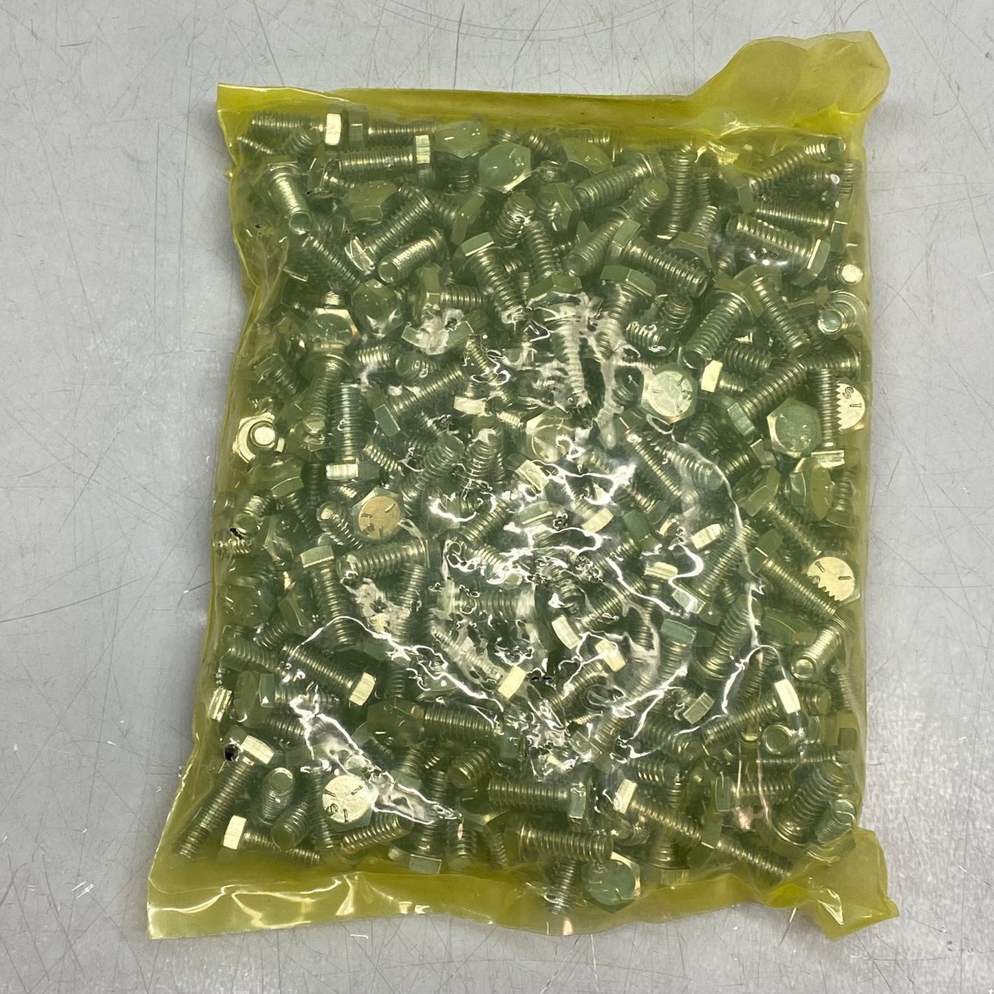HARDWARE (200 Pcs Aprox) Screws 0.8"L Grey