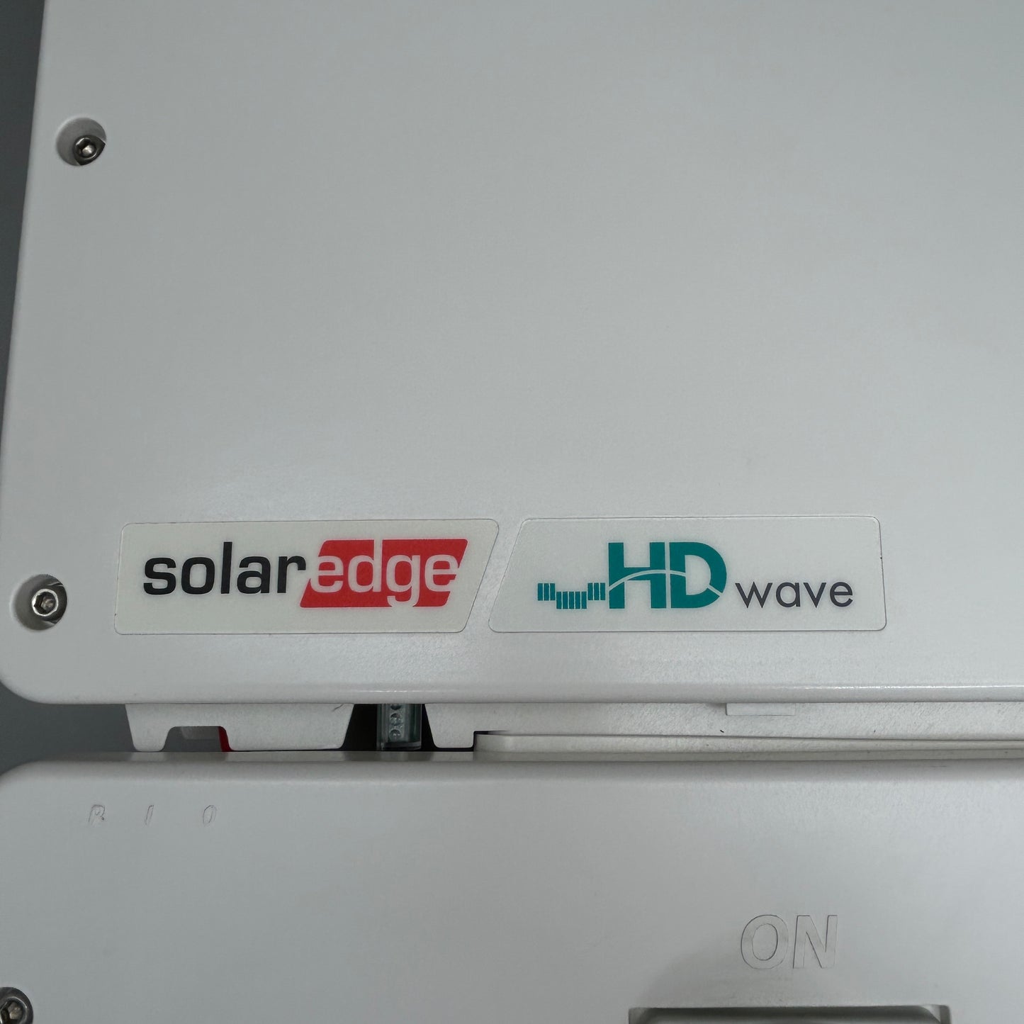 SOLAREDGE HD-Wave Grid-Tie Non-Isolated Inverter 3800VA 240VAC SE3800H-US (New)