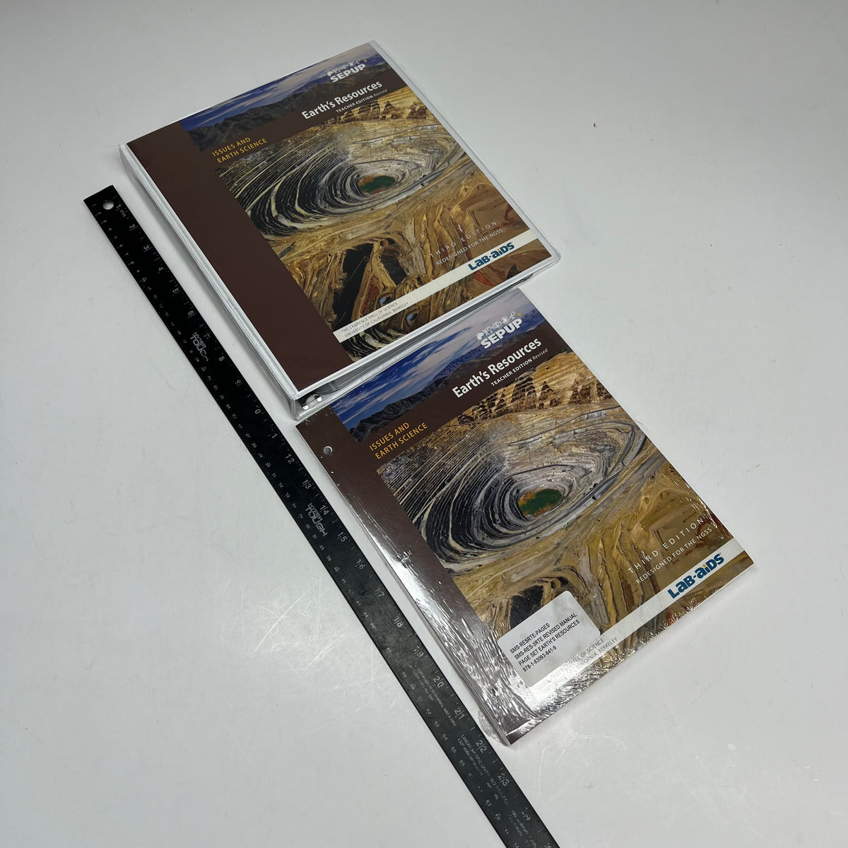 LAB AIDS Earth's Resources 3rd Ed Issues & Earth Science Teacher Ed W/ Binder