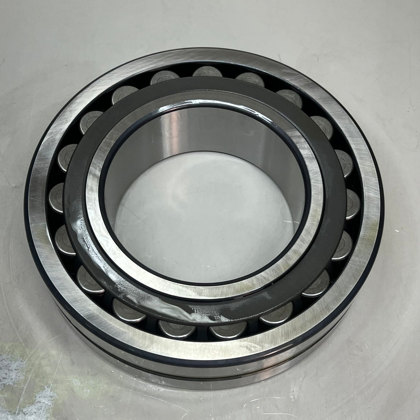 SKF Spherical Roller Bearings 140mm X 250mm X 68mm Silver 22228-CC- W33