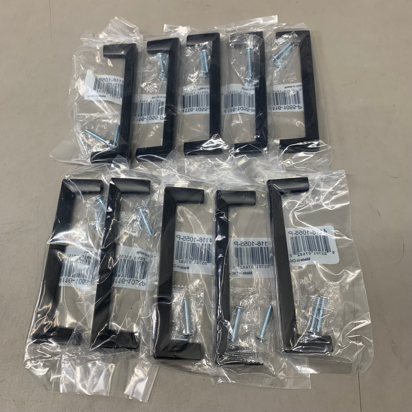 BERENSON (10 Pack) Metro Cabinet Handles 6.16"x7/16"x1.37" Black 4116-1055-P