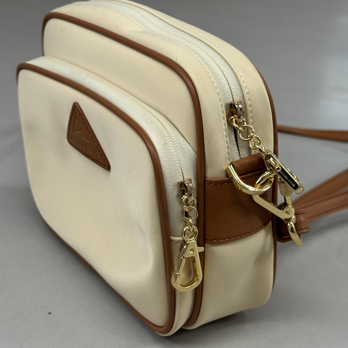 ARDEN COVE Crissy Full Crossbody Nylon Anti-theft Bag W/ Locking Straps Cream (New Without Tags)