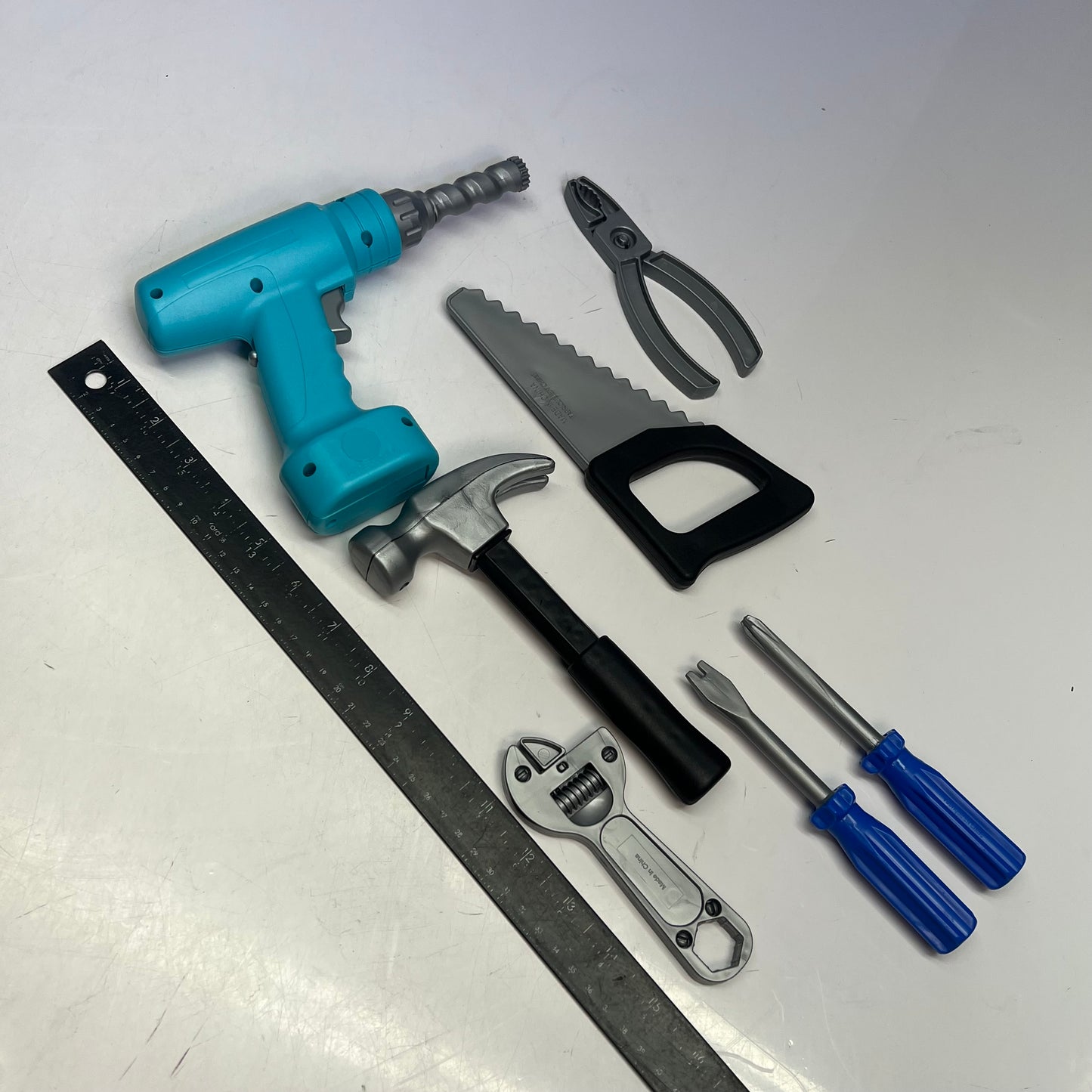 LEARNING SOLUTIONS Pretend & Play Work Belt Tool Set Ages 3+ 20 Pieces LER9130