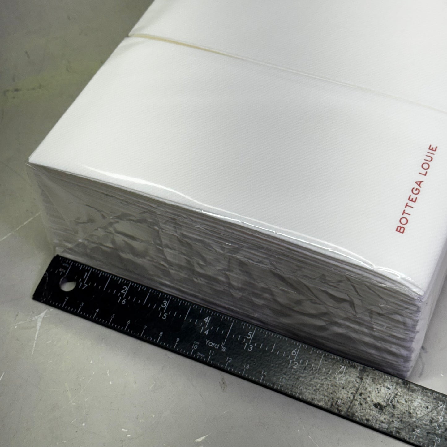 ZA@ BOTTEGA LOUIE (2000 Pcs) Napkins Made of White Airlaid Sz 12" x 12" (New)